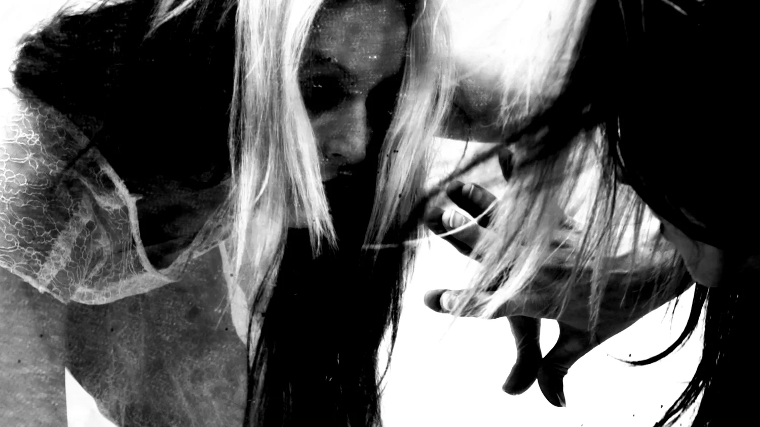 Emily_Mirror_02.jpg