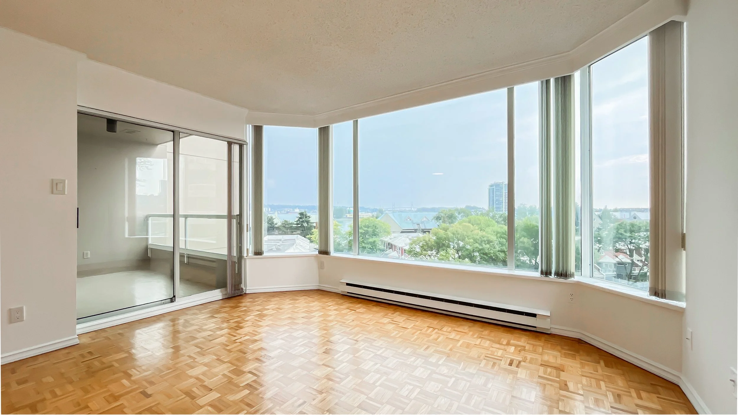 606-1045 QUAYSIDE DR NEW WESTMINSTER-04.jpg