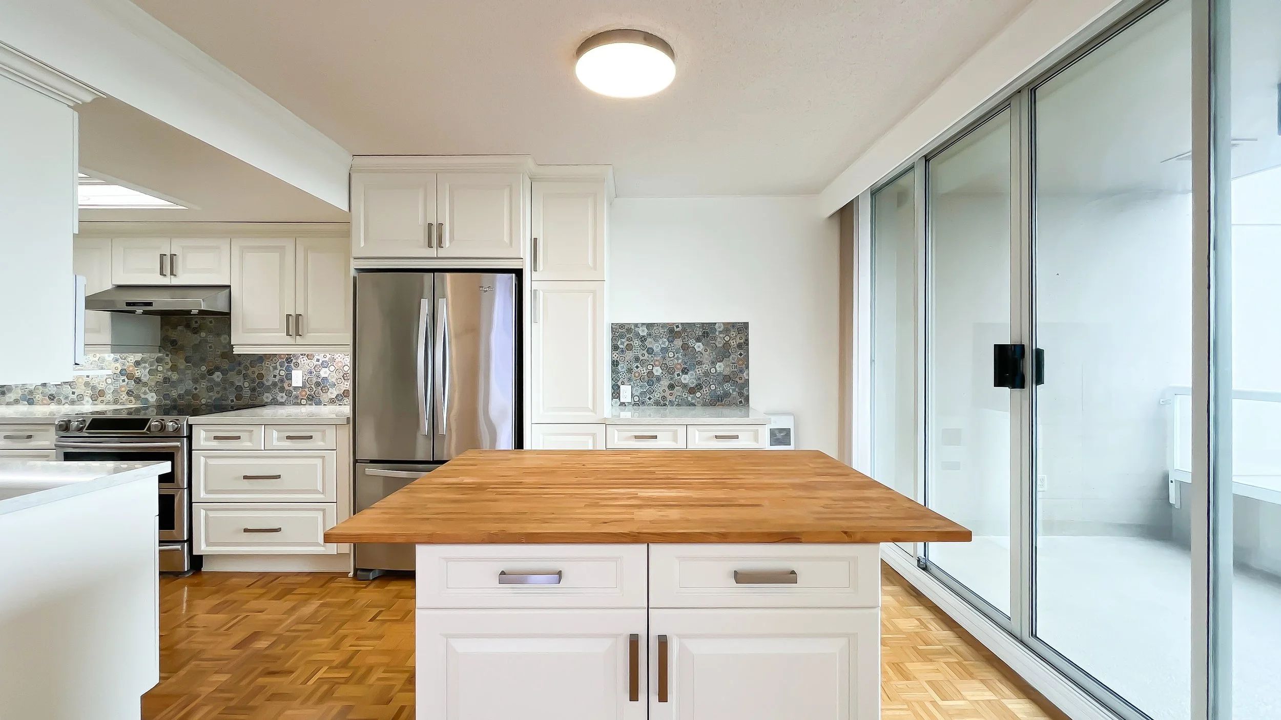 606-1045 QUAYSIDE DR NEW WESTMINSTER-09.jpg