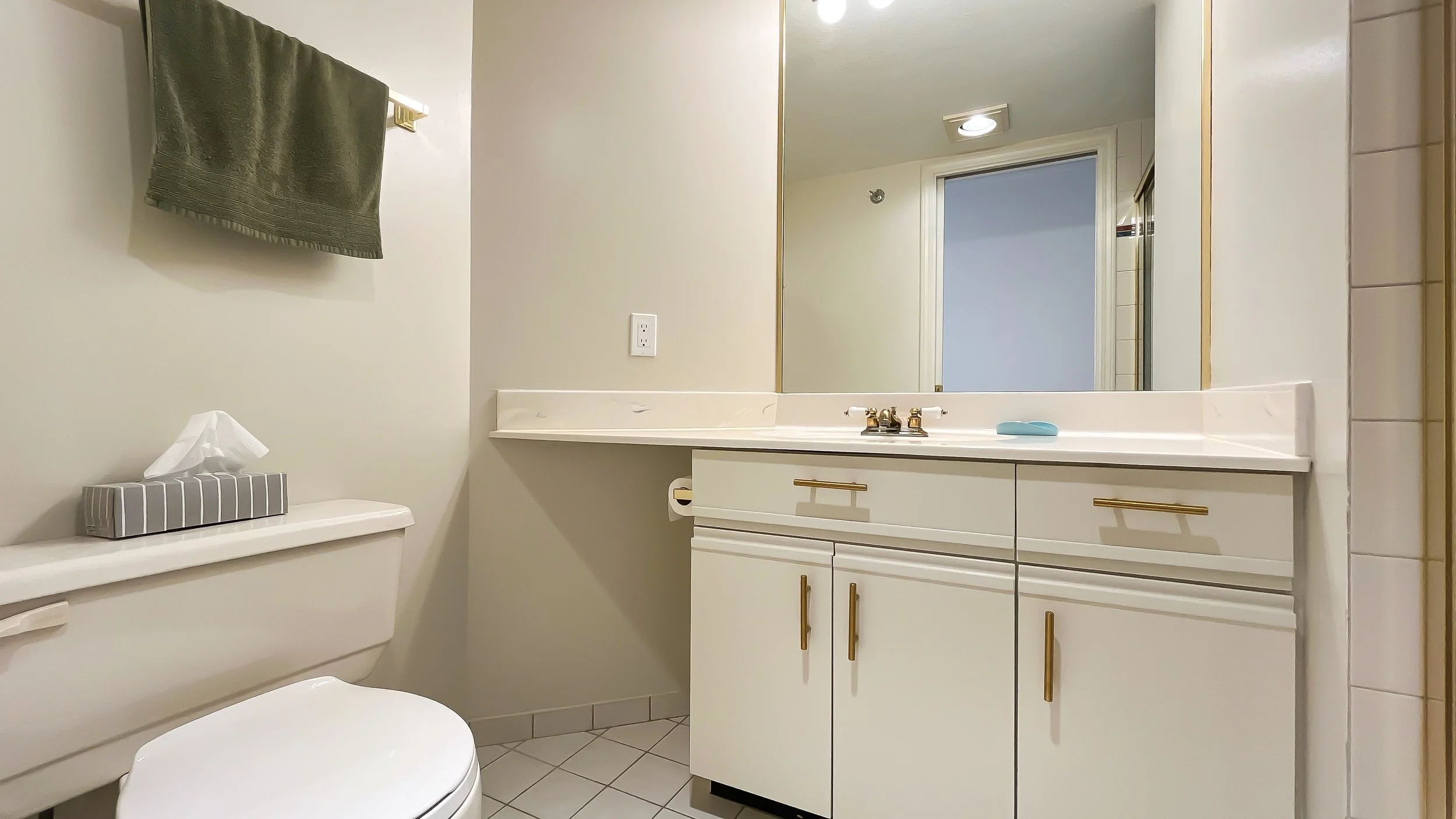 606-1045 QUAYSIDE DR NEW WESTMINSTER-24.jpg