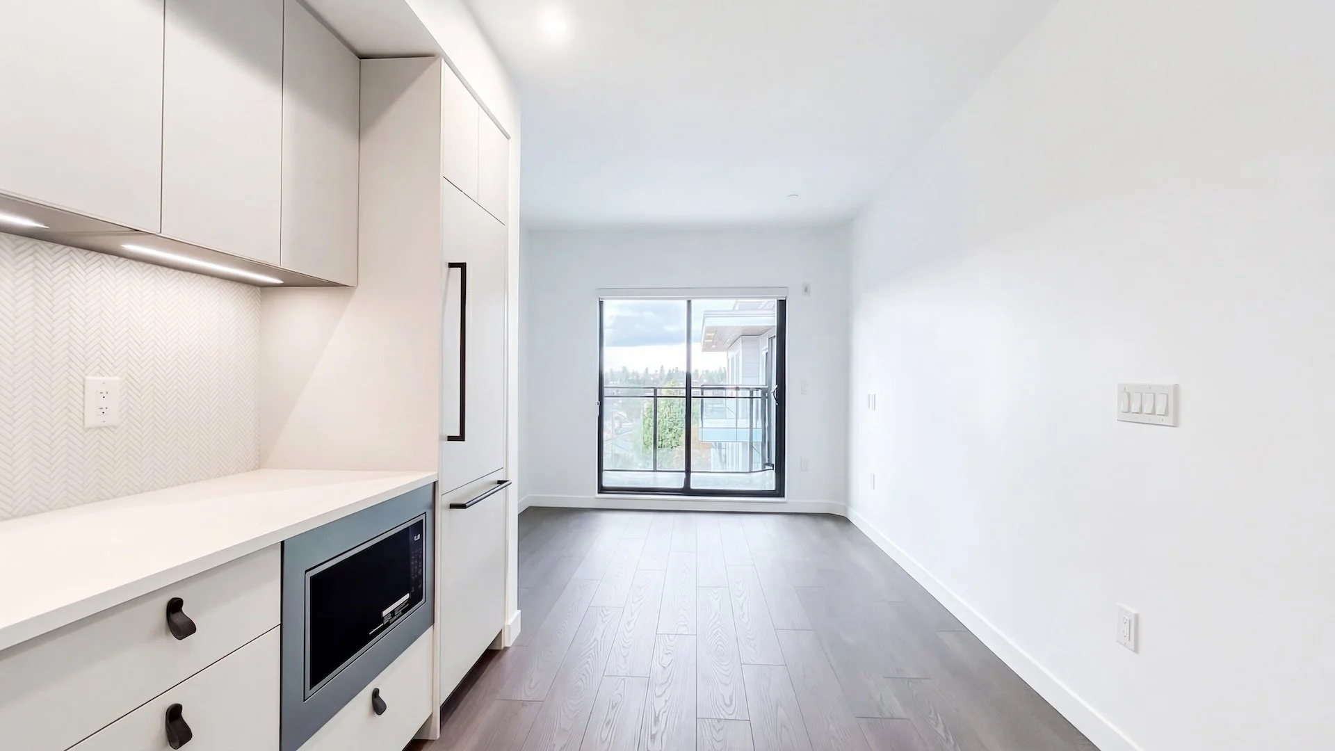 609-1680 E 12th Ave Vancouver - 1920-10.jpg