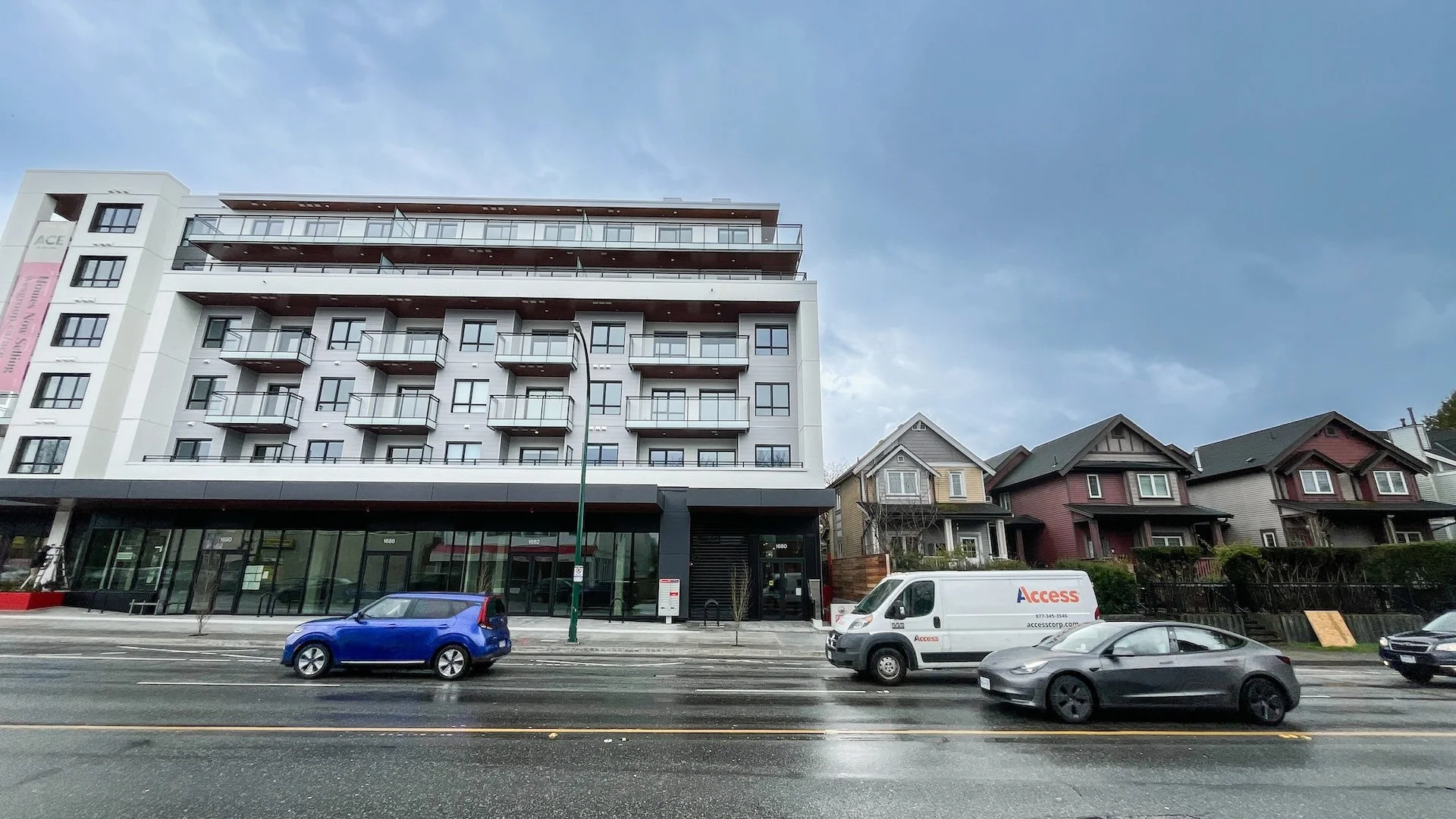 609-1680 E 12th Ave Vancouver - 1920-7.jpg