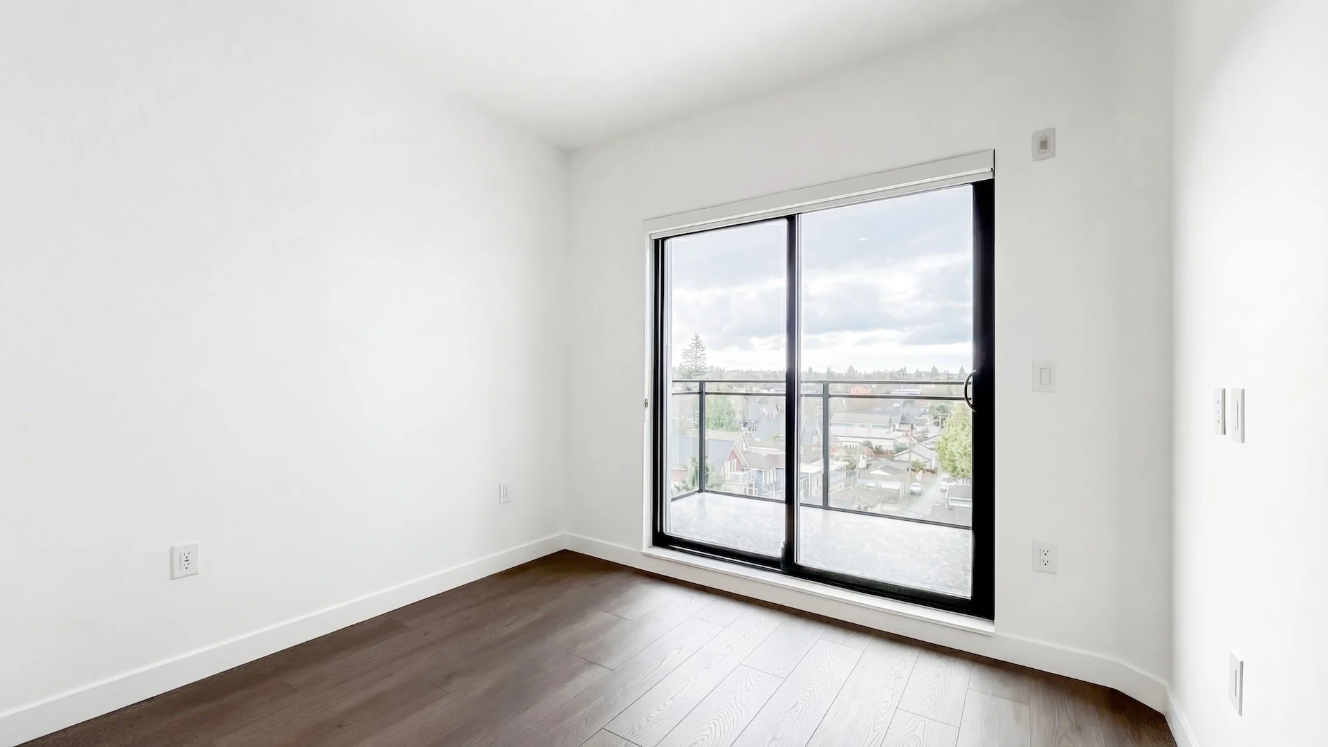 609-1680 E 12th Ave Vancouver - 1920-12.jpg