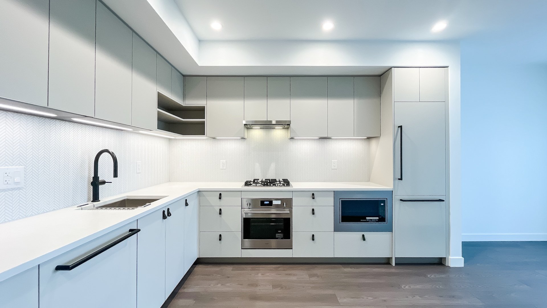 609-1680 E 12th Ave Vancouver - 1920-20.jpg