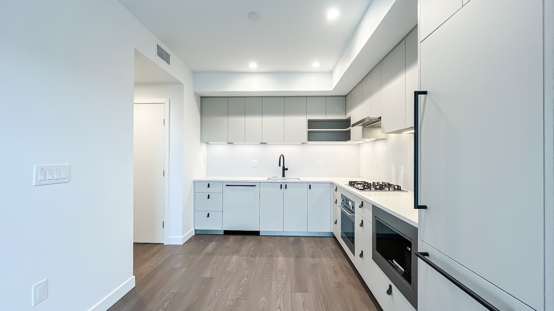 609-1680 E 12th Ave Vancouver - 1920-23.jpg