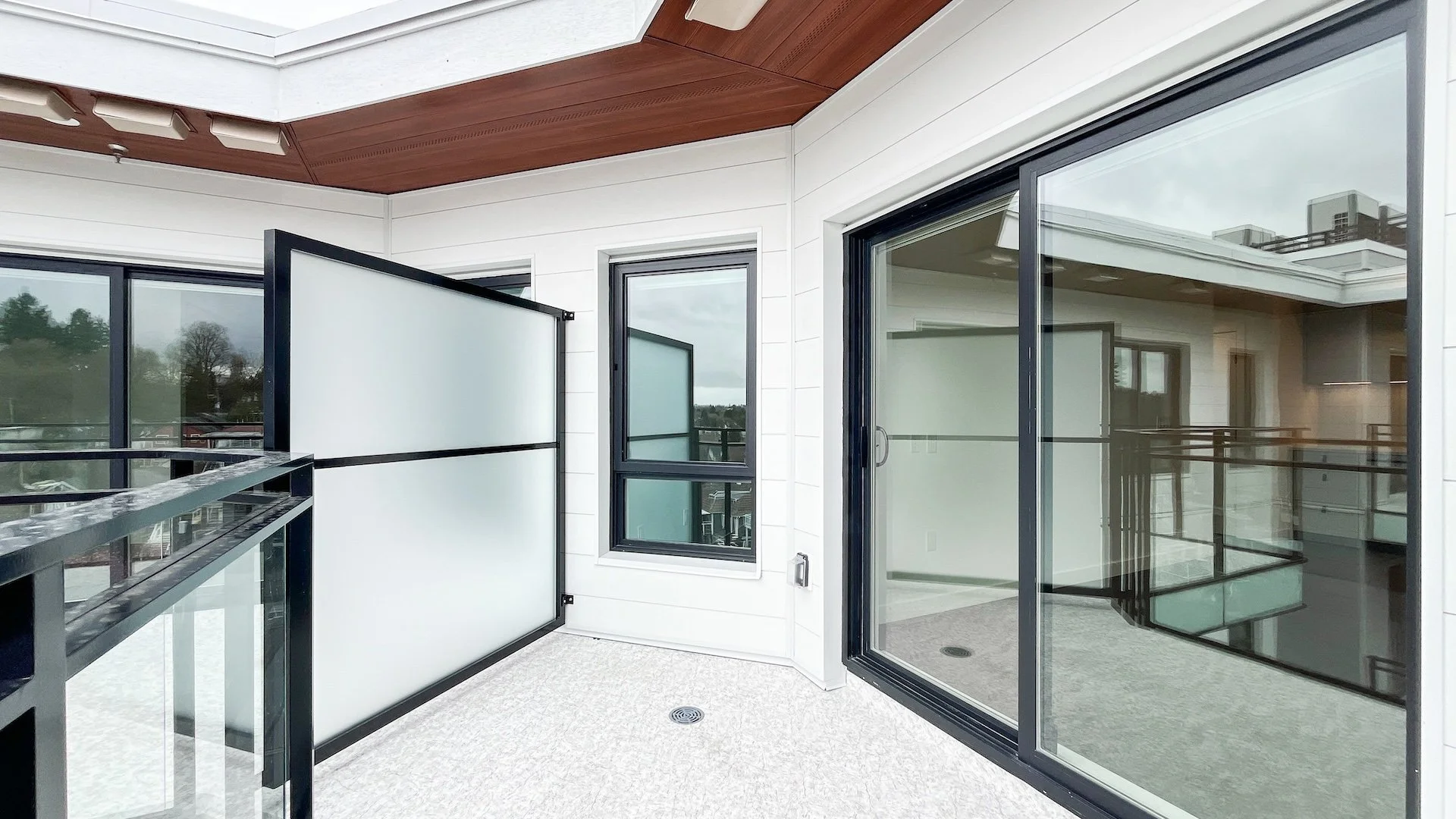 609-1680 E 12th Ave Vancouver - 1920-44.jpg