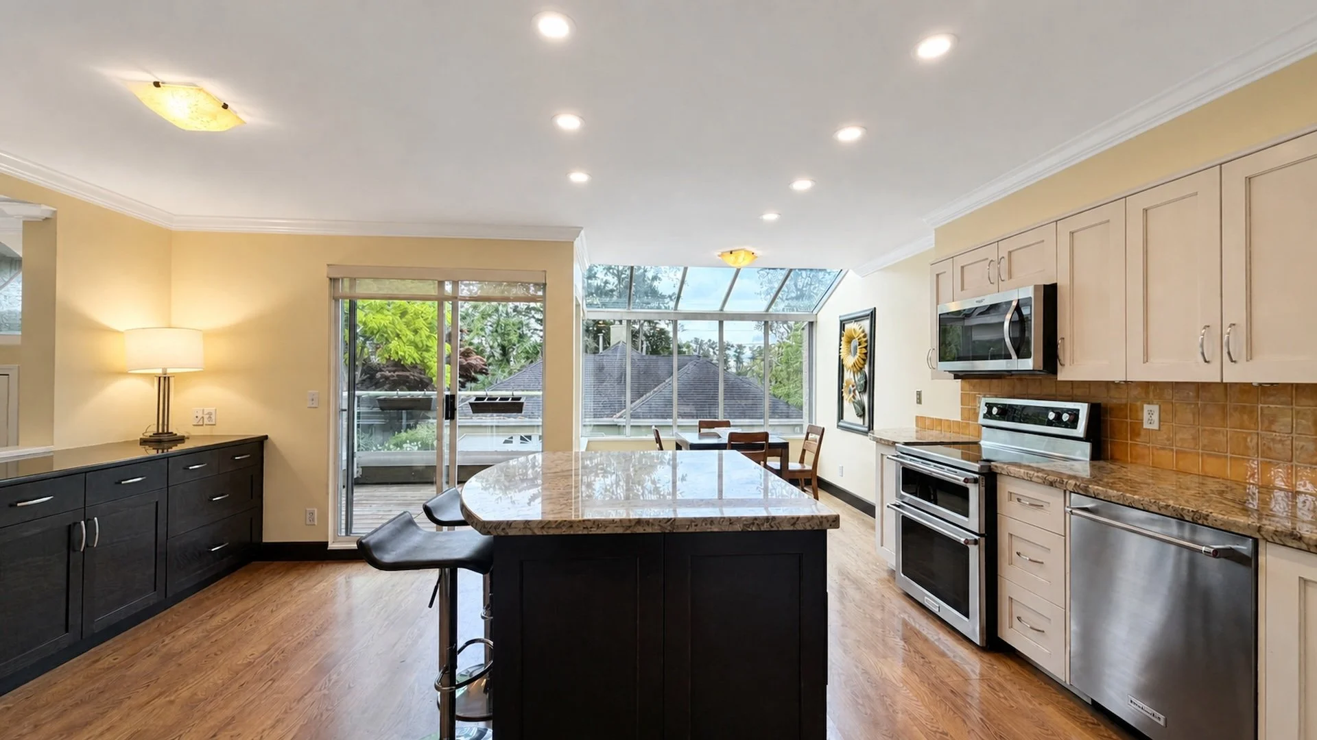 2387 QUAYSIDE CRT VANCOUVER-1920-29.jpg