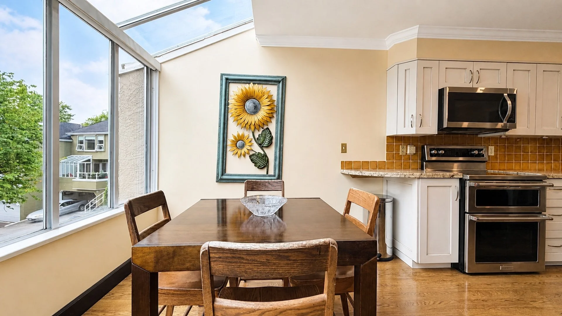2387 QUAYSIDE CRT VANCOUVER-1920-41.jpg