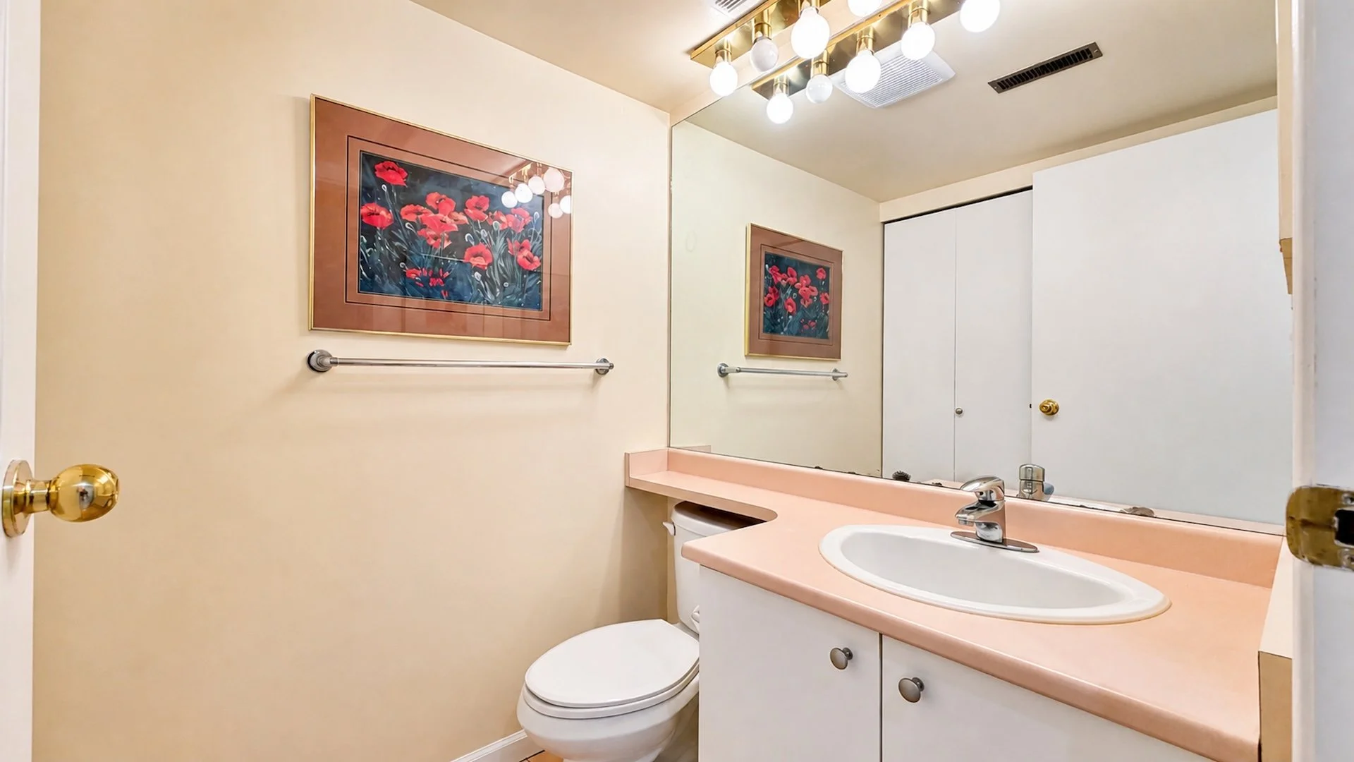2387 QUAYSIDE CRT VANCOUVER-1920-74.jpg