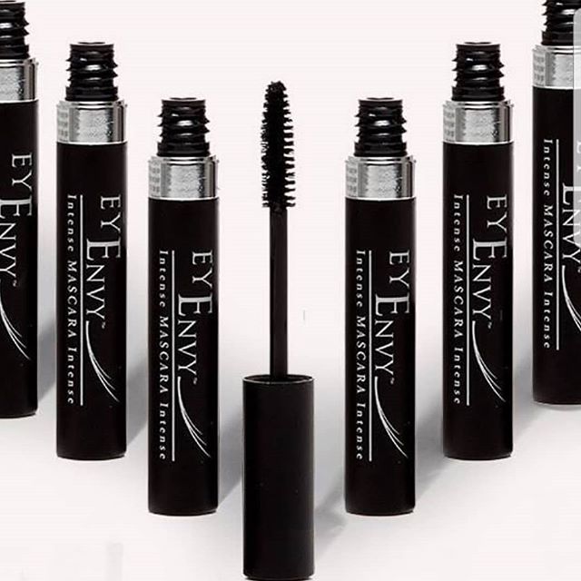 Repair, condition and get volume all in one. EYENVY INTENSE conditioning mascara will be the perfect compliment to give everyone longer, fully VOLUMIZING lashes with the addition of peptides to nourish and protect your lashes 😍😍😍
Eyenvy INTENSE .
