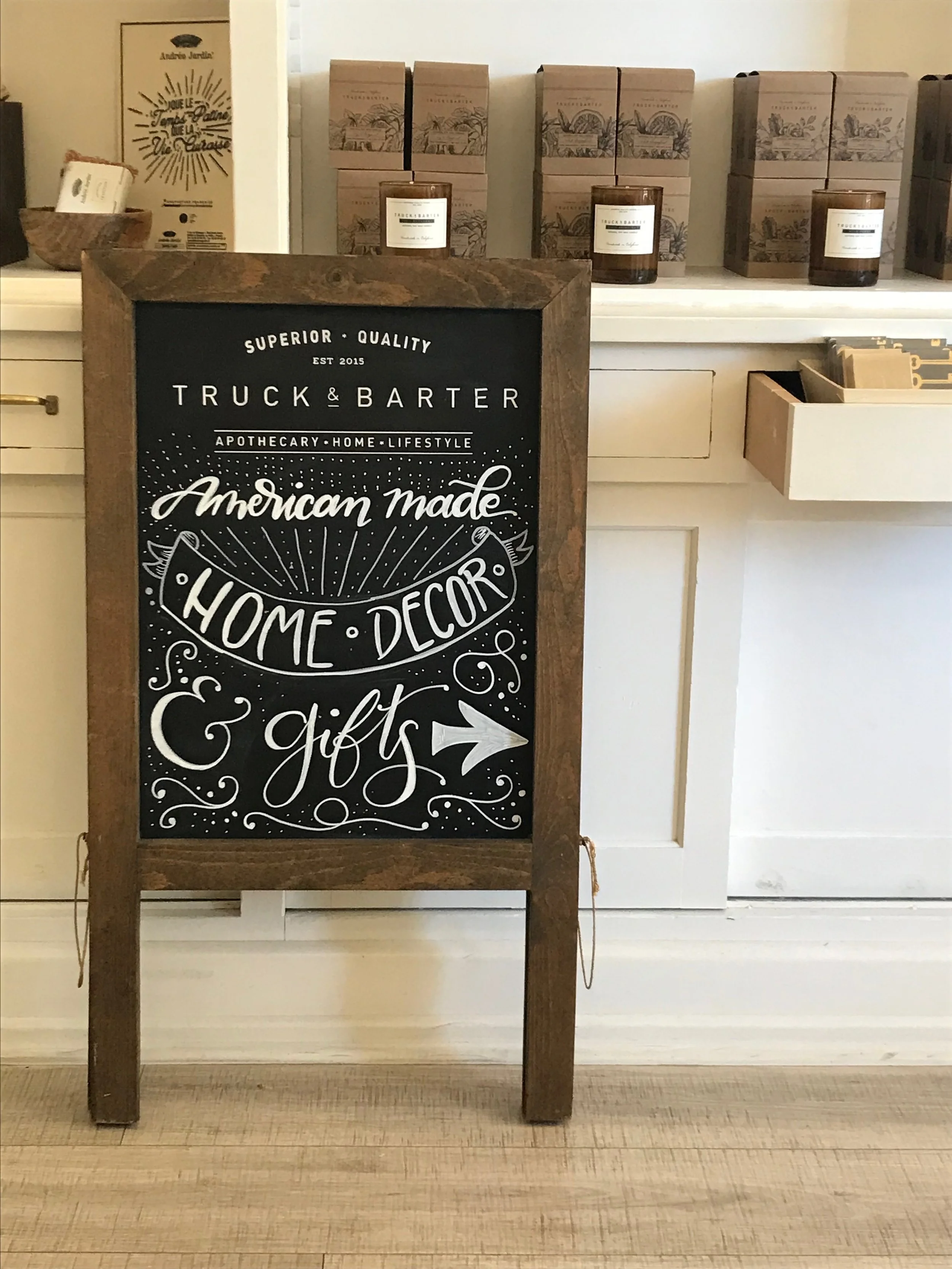 HoneyteaCalligraphy_COMMERCIALART_CHALKBOARDSIGN_truckandbarter-3.JPG