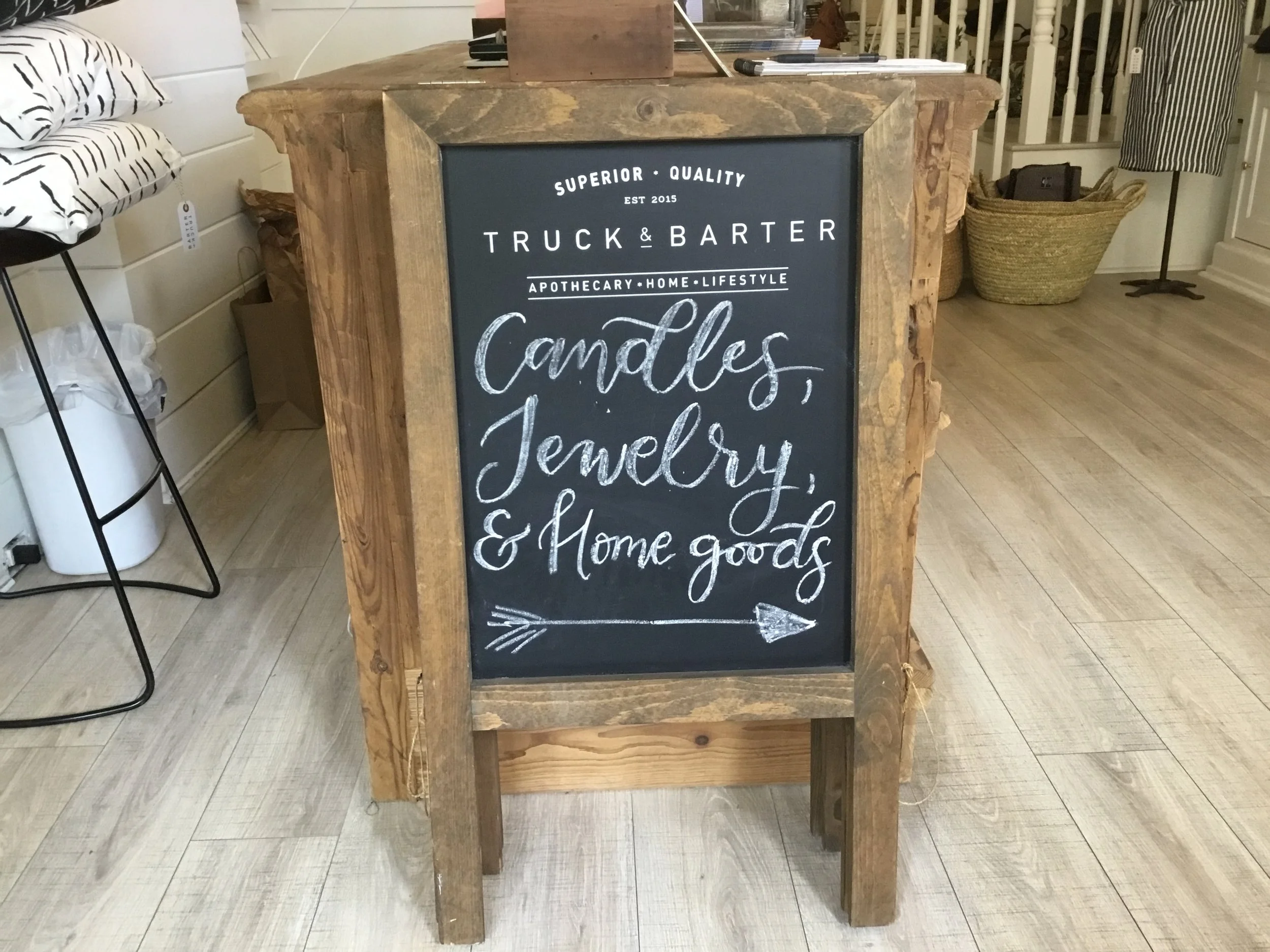 HoneyteaCalligraphy_COMMERCIALART_CHALKBOARDSIGN_truckandbarter.JPG