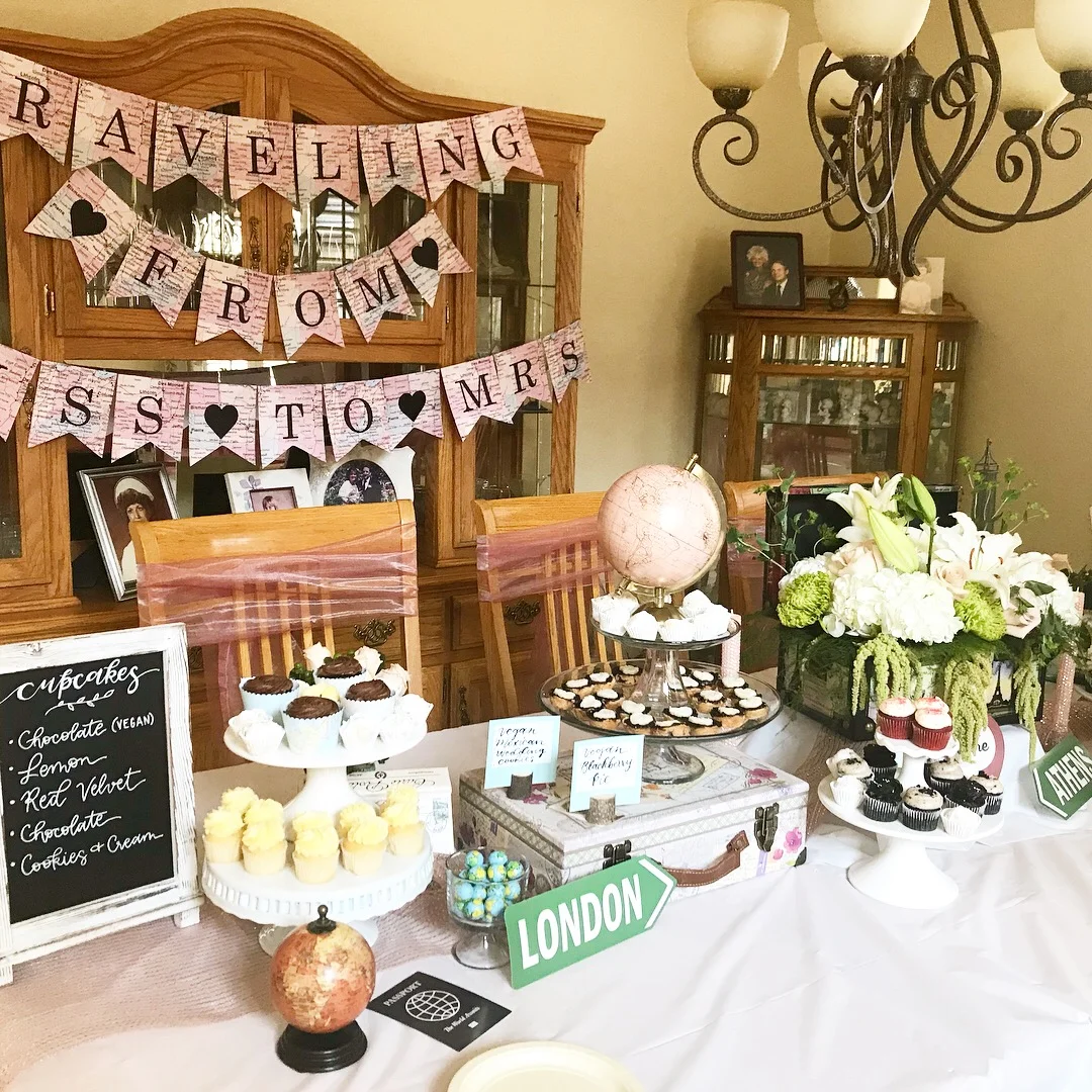 HoneyteaCalligraphy_EVENTSIGNS_CHALKBOARDSIGN_ashleybridalshower-4.JPG