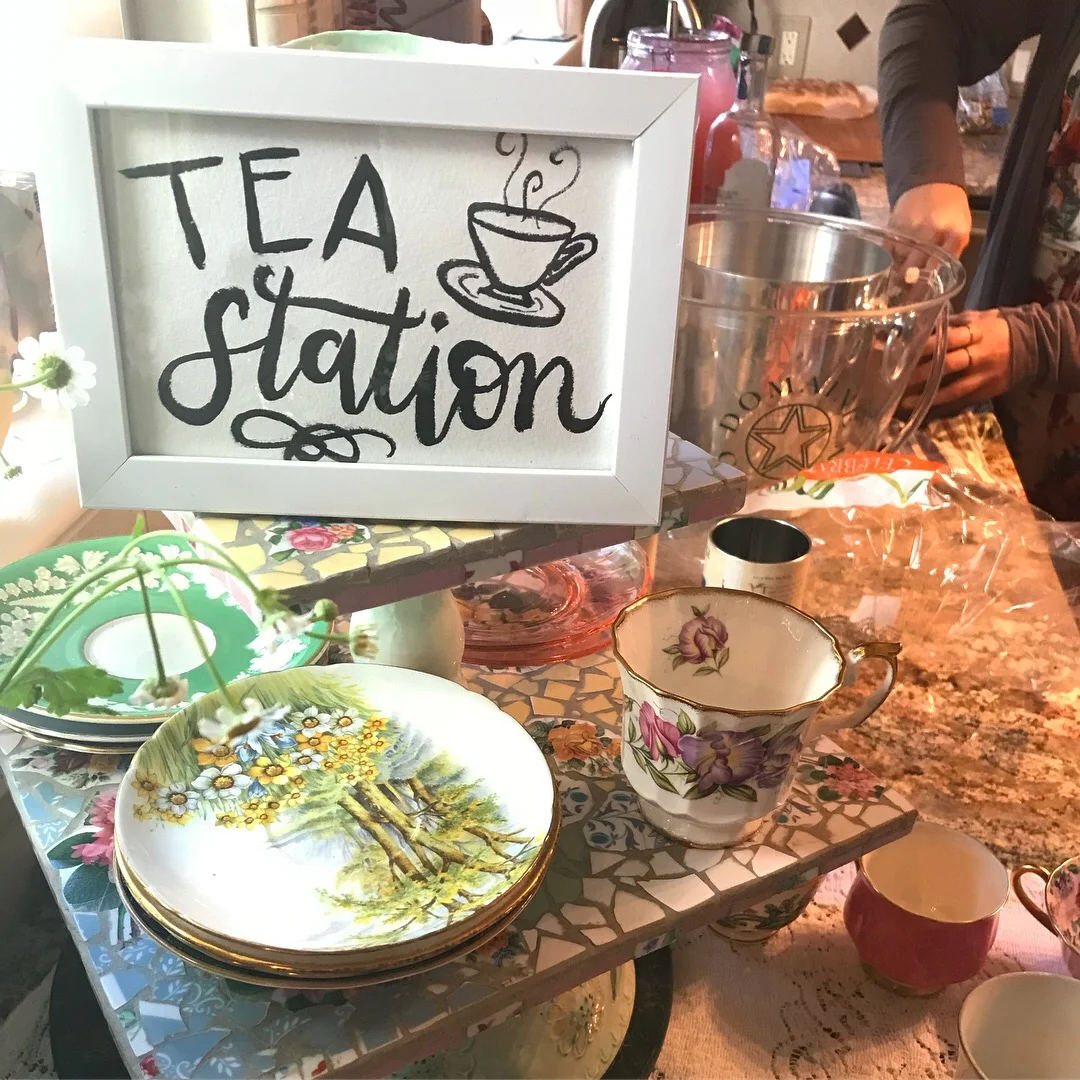 HoneyteaCalligraphy_EVENTSIGNS_mariahbridalshower-2.JPG
