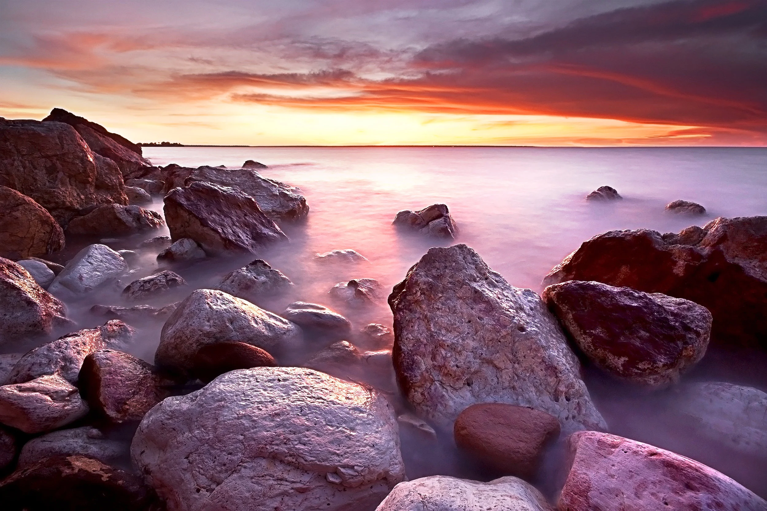 Fannie Bay Rocks.jpg