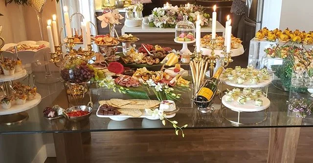 Table setup and food with me CALL 604-729 1334 for your classy party #tablesetting #cateringwedding #cateringparty #eventcatering #cateringservice