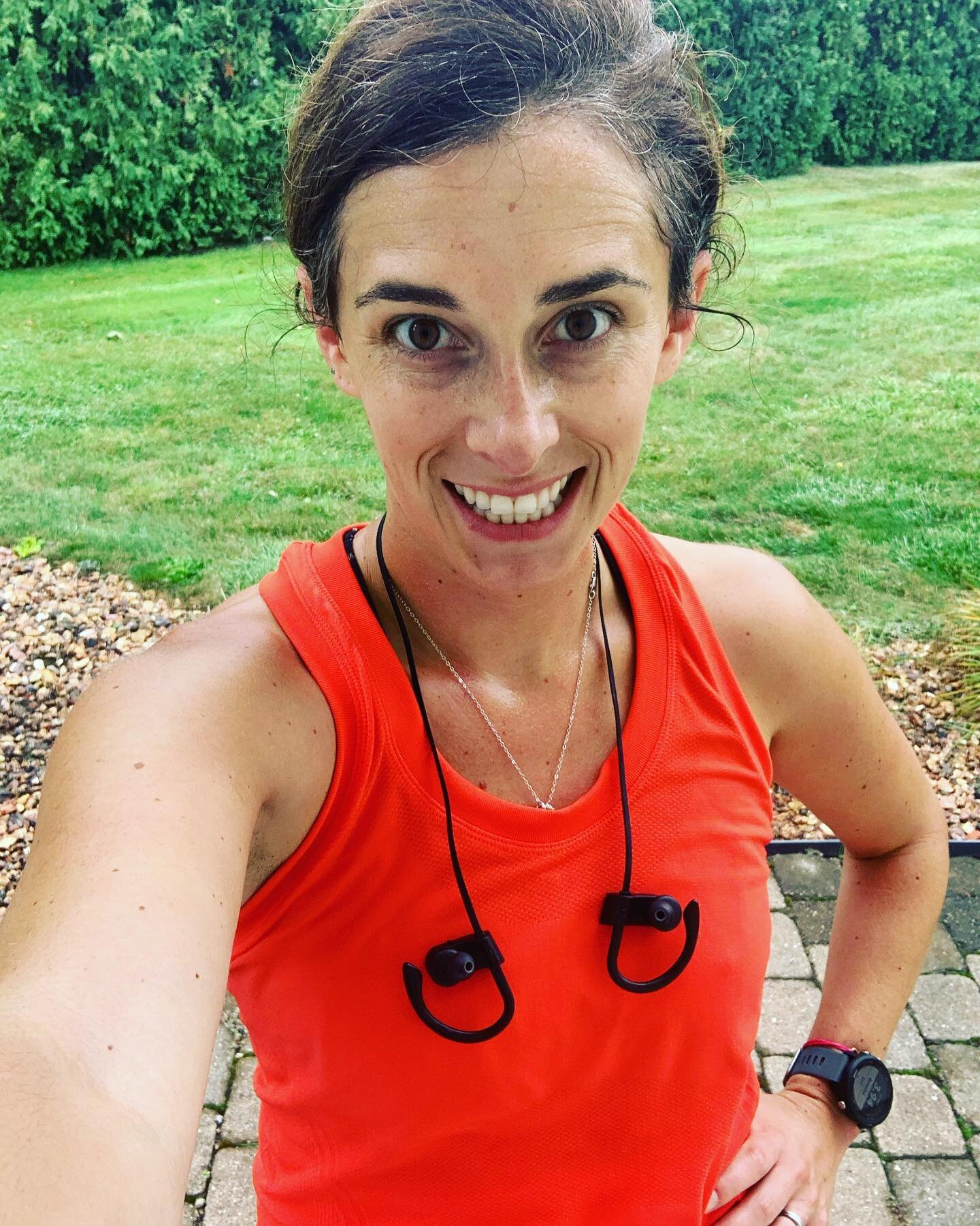 Smiling because I:

🏃🏻&zwj;♀️Got my run in 
🏃🏻&zwj;♀️It was nice and cool out
🏃🏻&zwj;♀️I&rsquo;m finally getting these grey hairs colored this weekend 🙌🏼🙌🏼

#findyourwhy #run #fallrunning #destressing #running #smallwins #biggains #runner #