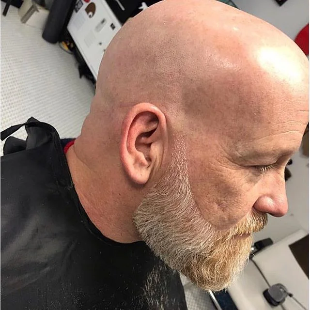 Simple an clean @kanemontanalive .
.
.
.
.
.
.
#pittsburgh #pittsburghbarber #garfield #bloomfield #friendship #eastliberty #barber #beard #crispy #cleancut #beardsofpittsburgh #shorthair