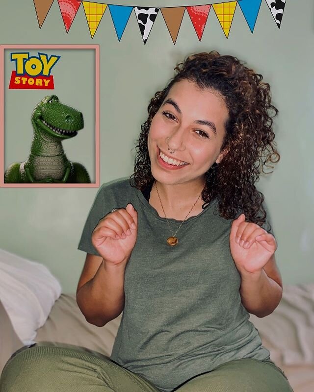 Day four of sharing my Disney Pride with #boudingwithpride ! Today&rsquo;s color is Green. My look is inspired by Rex from Toy Story💚 &ldquo;But I don&rsquo;t wanna use my head!!&rdquo; ⁣
⁣
Let&rsquo;s use our heads today help the Black LGBTQ+ commu