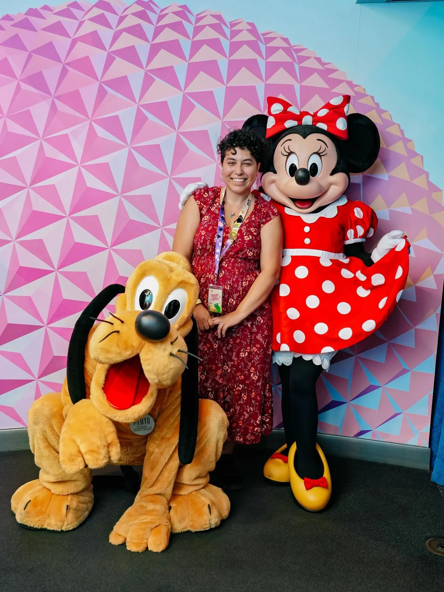 Got to say a big Happy 95th Birthday to Pluto! And of course, see the beautiful Minnie Mouse ✨

#disney #disneycontent #disneyparks #disneygram #disneycharacter #disneyphotopass #pluto #minniemouse
