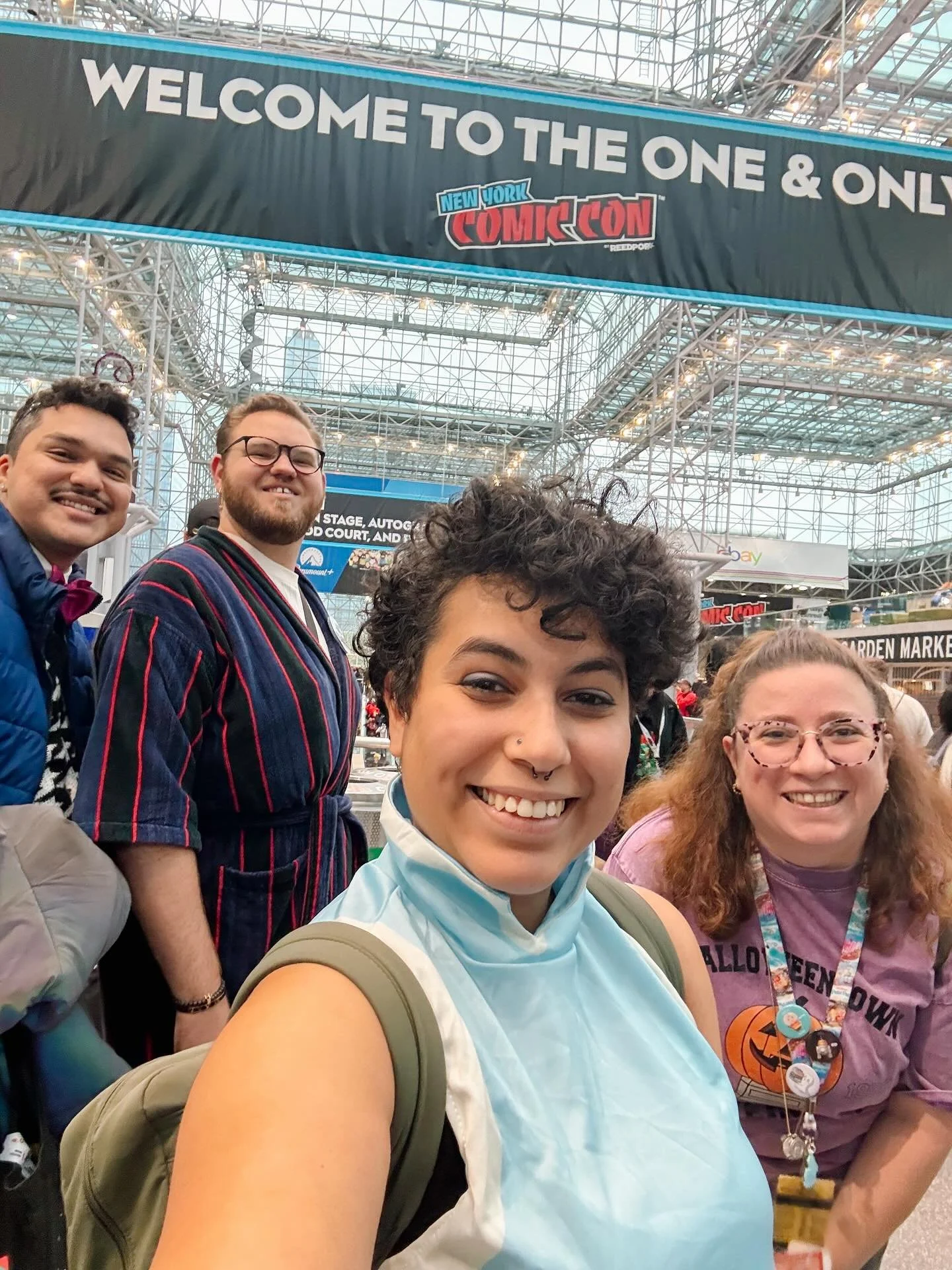 New York Comic Con: Always better with friends!! And endless costume characters 🤣

#newyork #nycc #newyorkcomiccon #comiccon #fandom