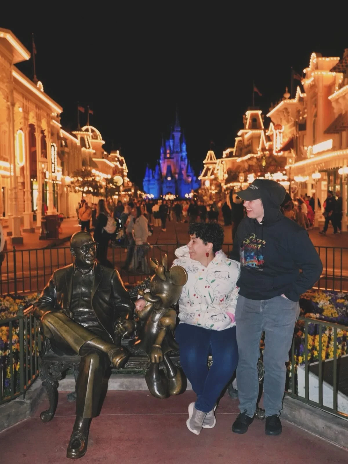 Kinda crazy but this might be the first time I got the cheesy statue photo ✨

#disney #disneyworld #disneyparks #disneytok #florida