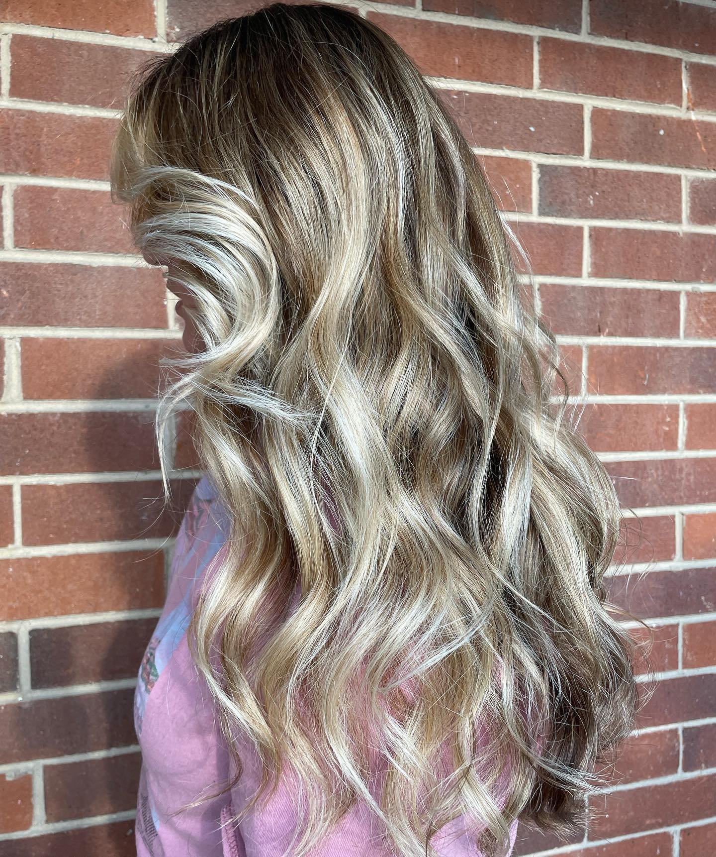 Getting my clients Spring &amp; Summer ready! ☀️🌻🌷Lisa wanted her natural root with a smooth transition into bold blonde ends. I did a ton of thick/chunky balayage and toned down the warmth in her hair while bringing some cooler tones to the forefr