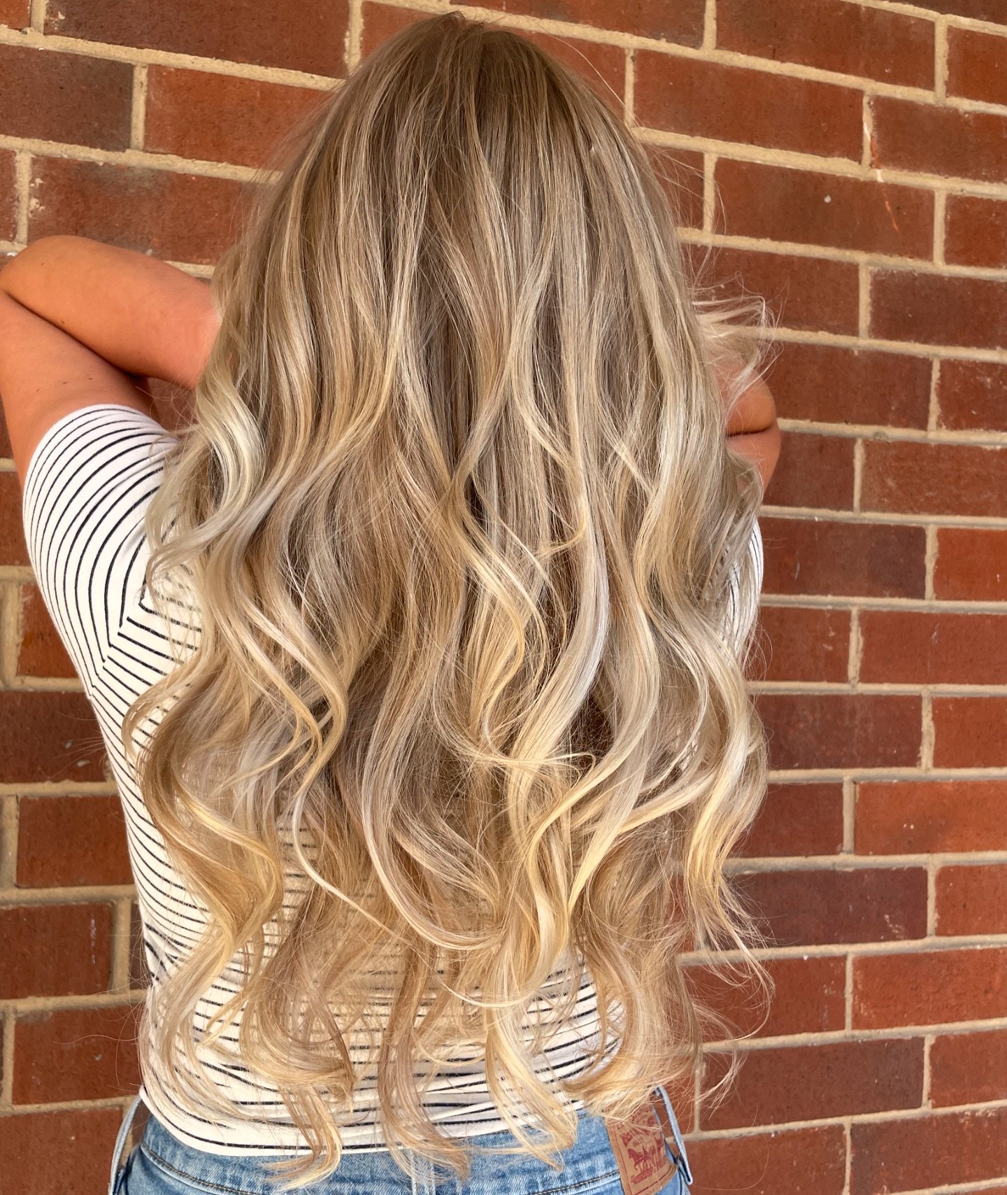 Naturally gorgeous hair with an added blonde balayage boost 🤩🤗
#HBK #HairByKimberlyKoster