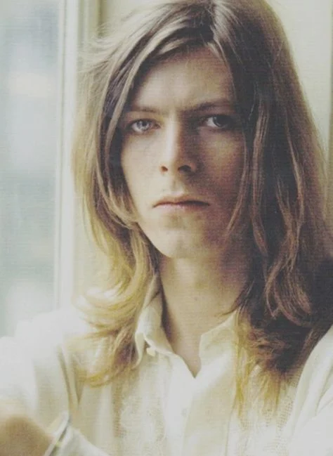 8741bd198c5cec01ad0423236e4c314a--ziggy-stardust-david-jones.jpg