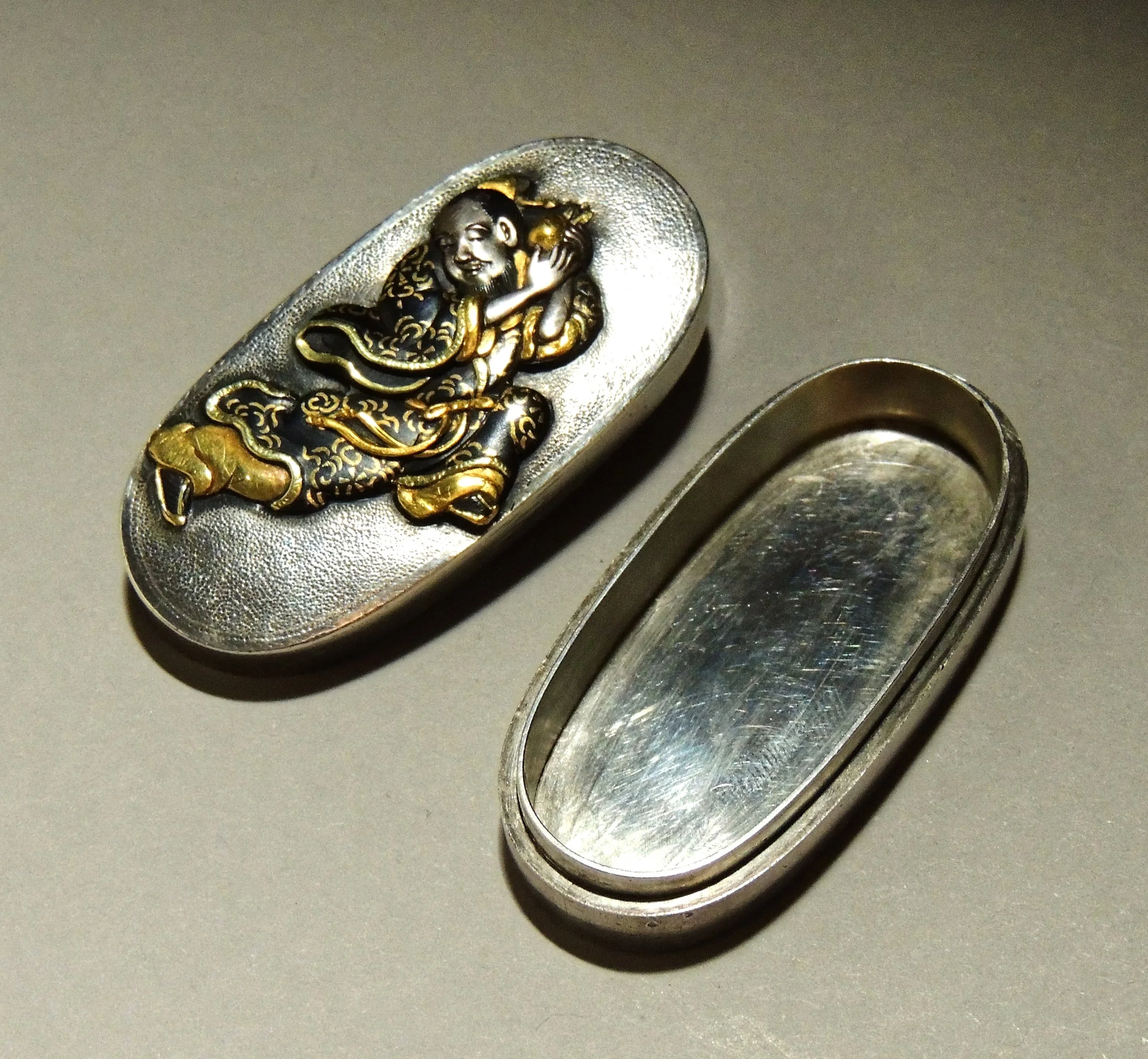 silver box 2.jpg