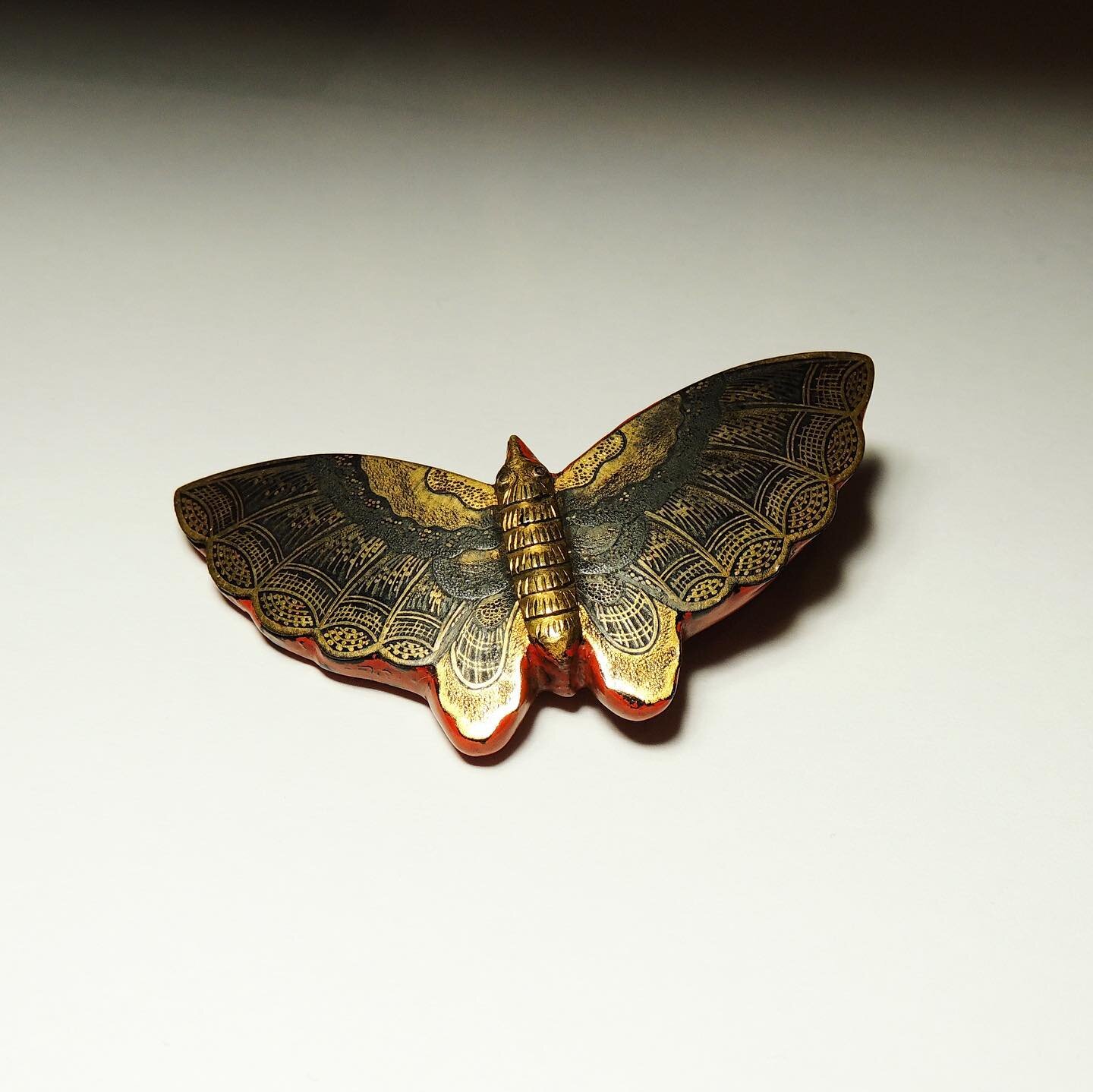 Edo period Japanese metal and lacquer netsuke.  #japan #japanese #japanesenetsuke #japaneselacquerwear #japaneseinro #japanesebutterfly #japaneseart #japaneseartist #japaneseartmuseum #japaneseartgallery #art #artist #artists #artoninstagram #artlove