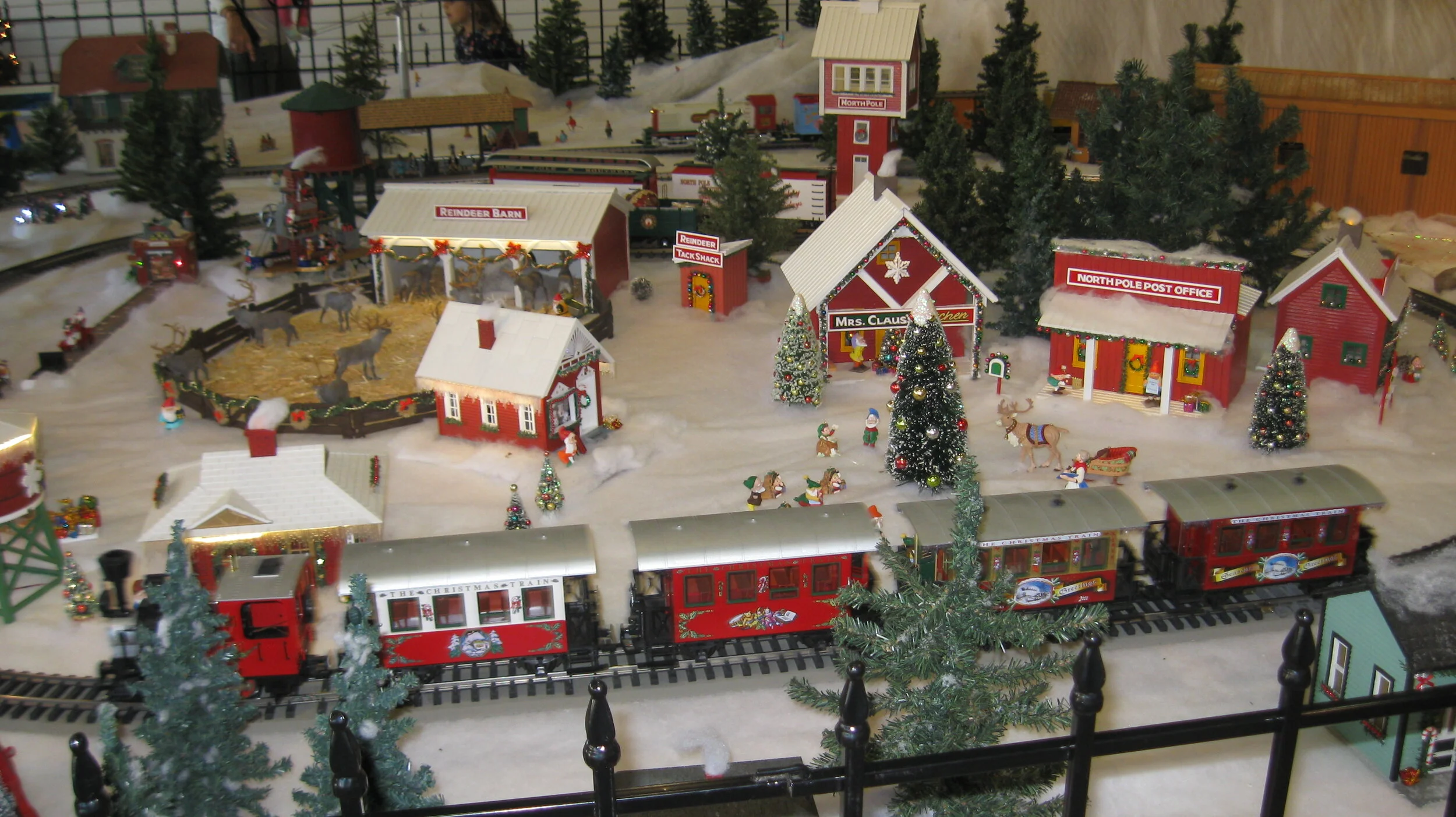 Crocker Park Toy Train Town Nogrs