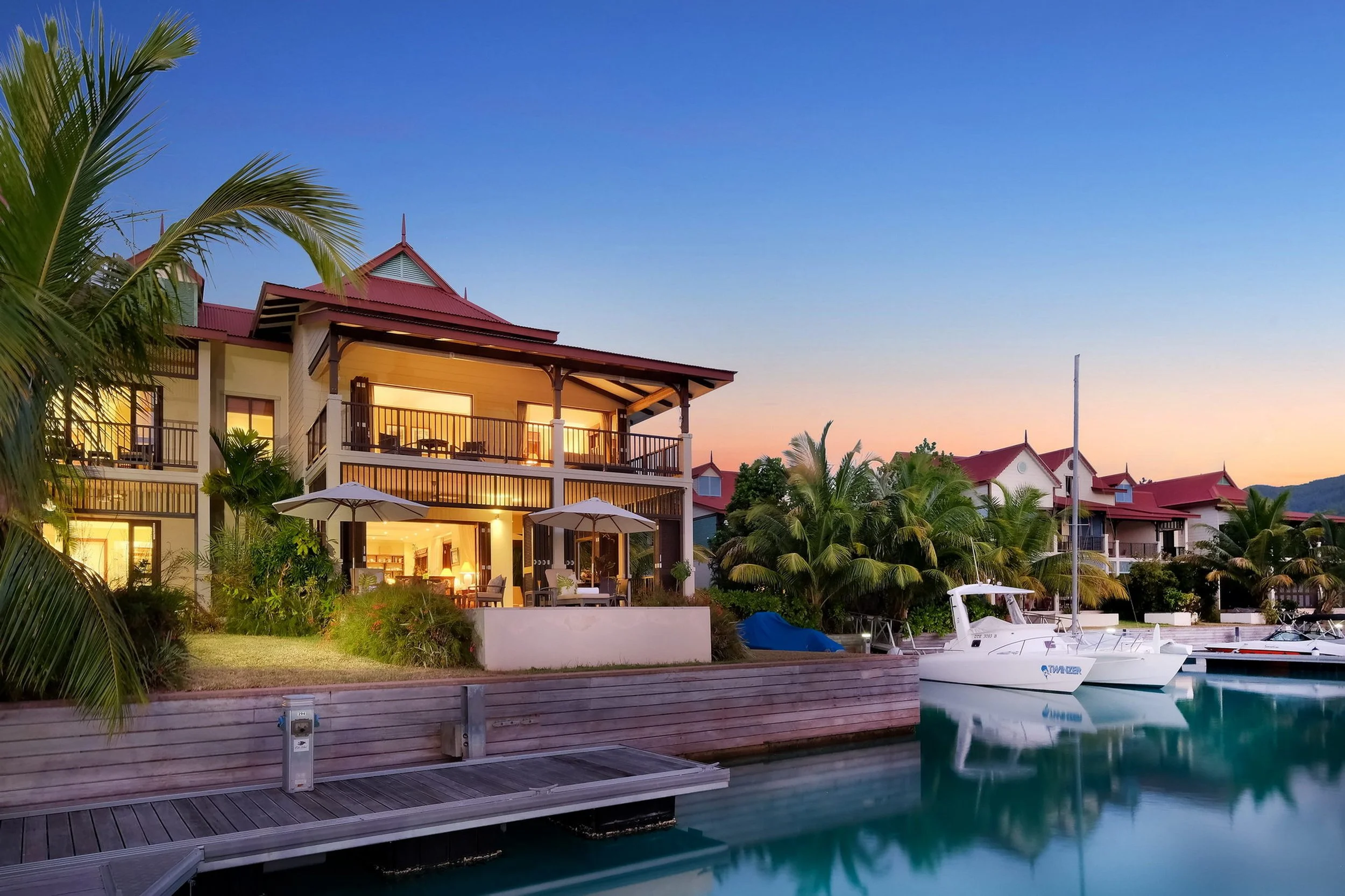 M140, Eden Island 17.jpg