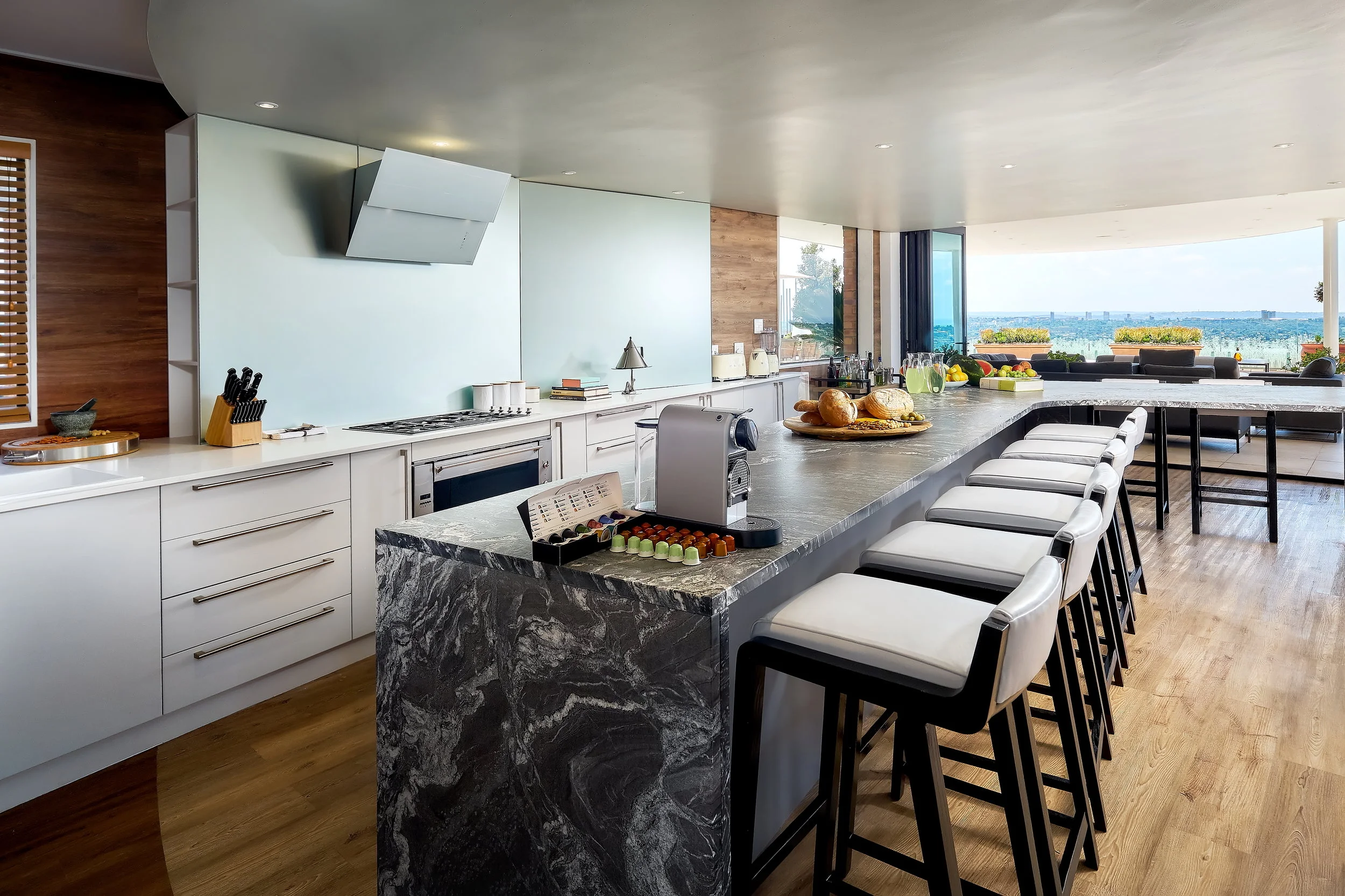 10 Degrees - Finals - Summersun H11.jpg