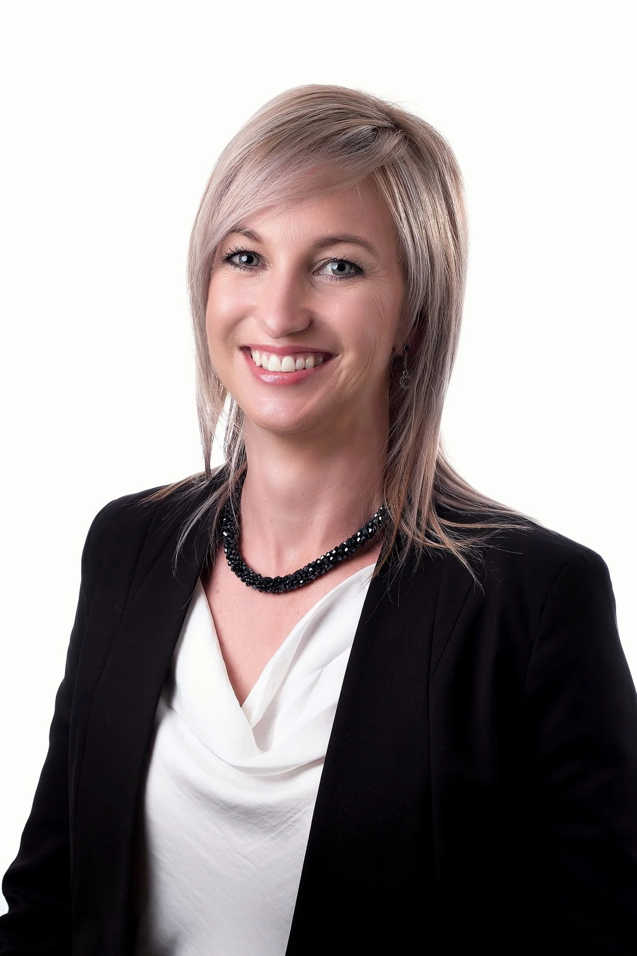 Sam Chas W Portrait H2.jpg