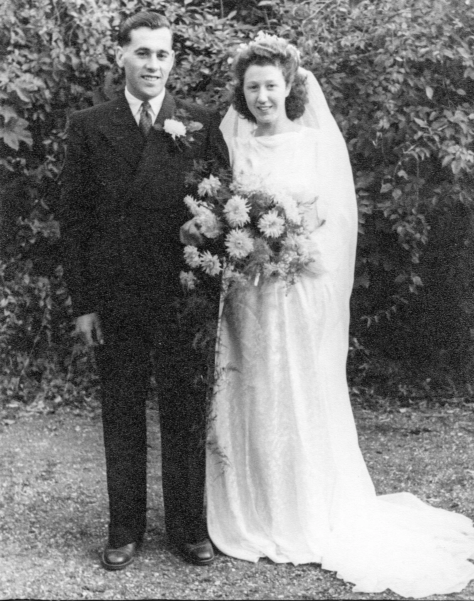 Les and Jackie Oct 1949.jpg