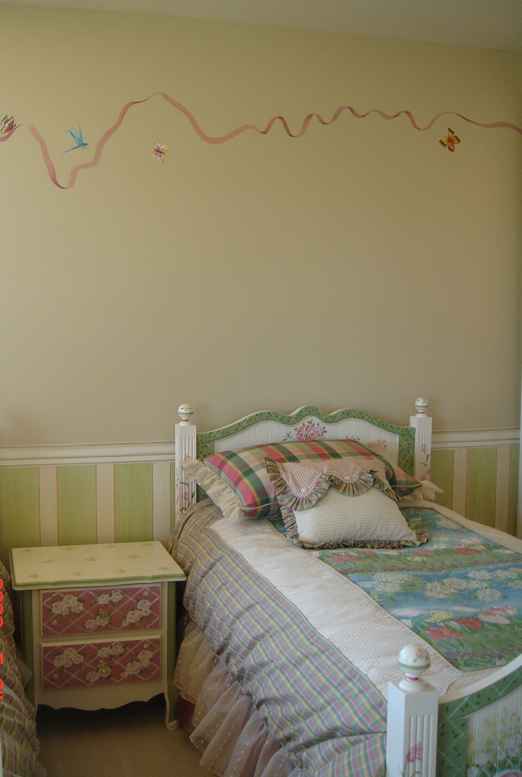 Ribbon and Butterfly Room/