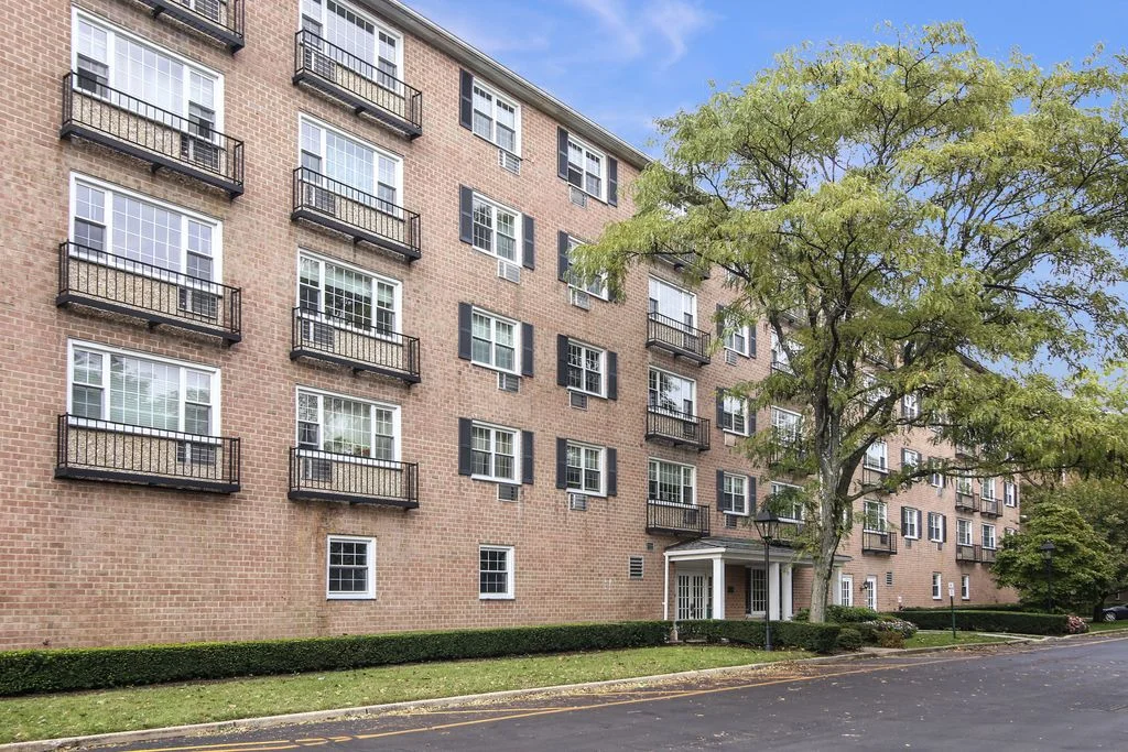 CONSULATE ON THE PARK