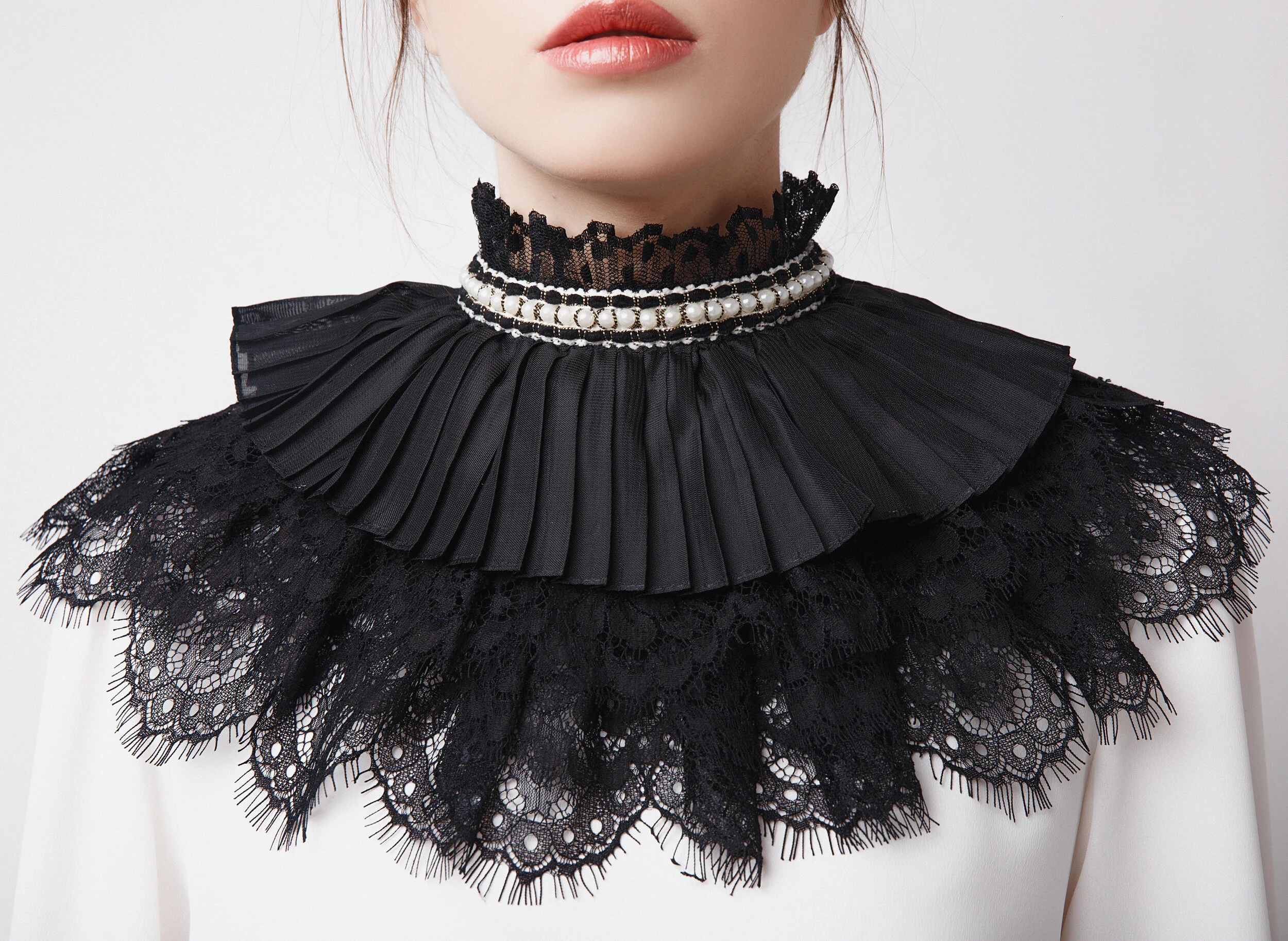 Violetta Collar