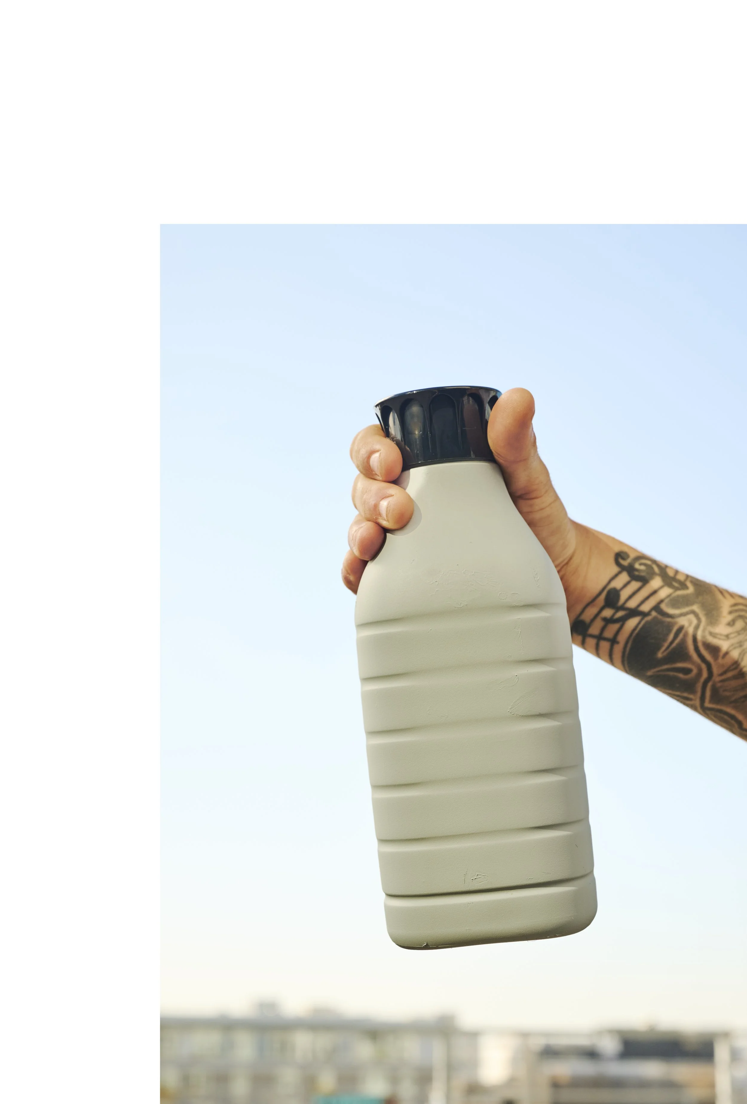 st-2024-MasterBrand_StandIn_Bottle_Hero_0137-FINAL_GREEN_JACK_1.jpg