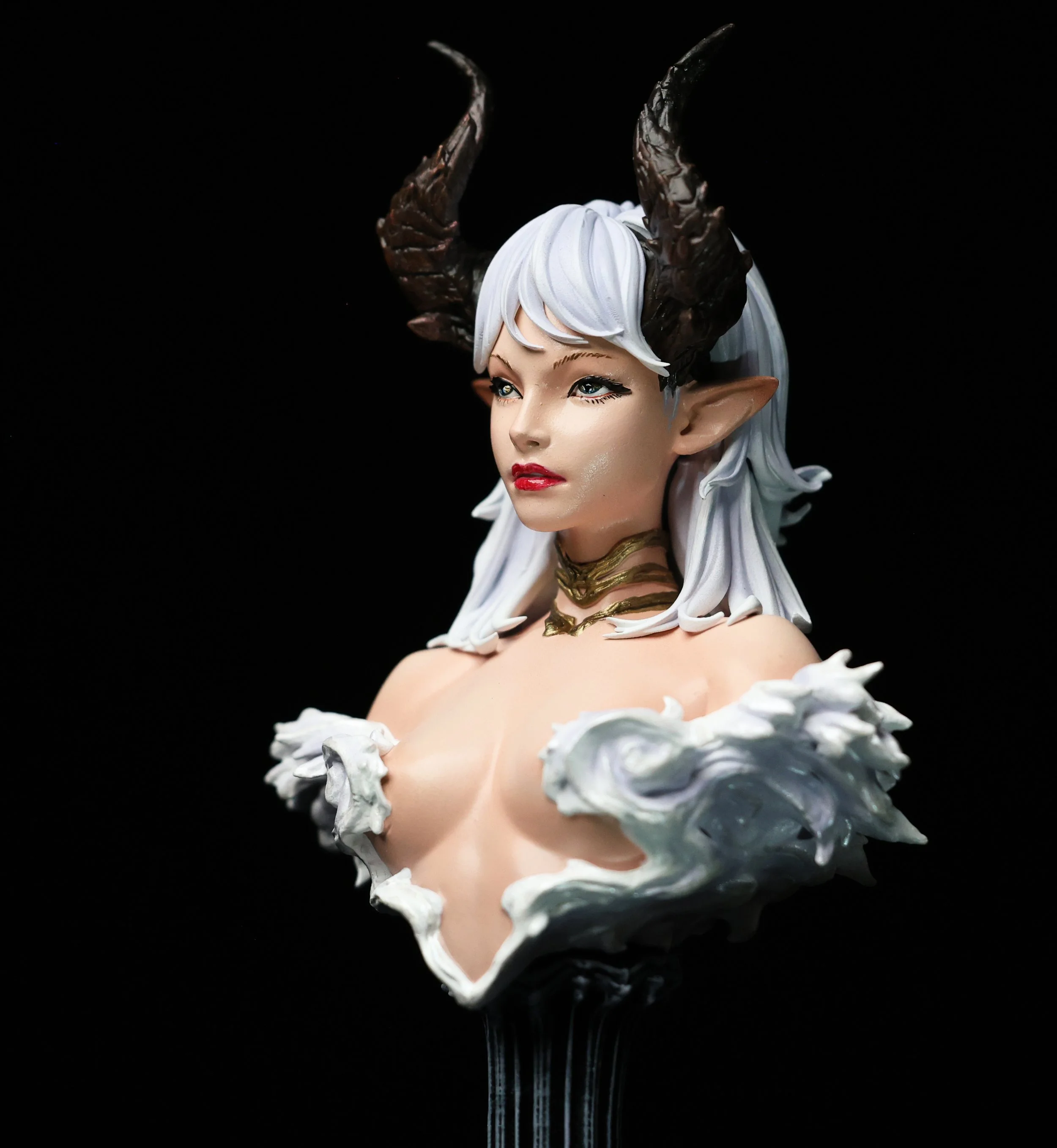 demon girl side .jpg