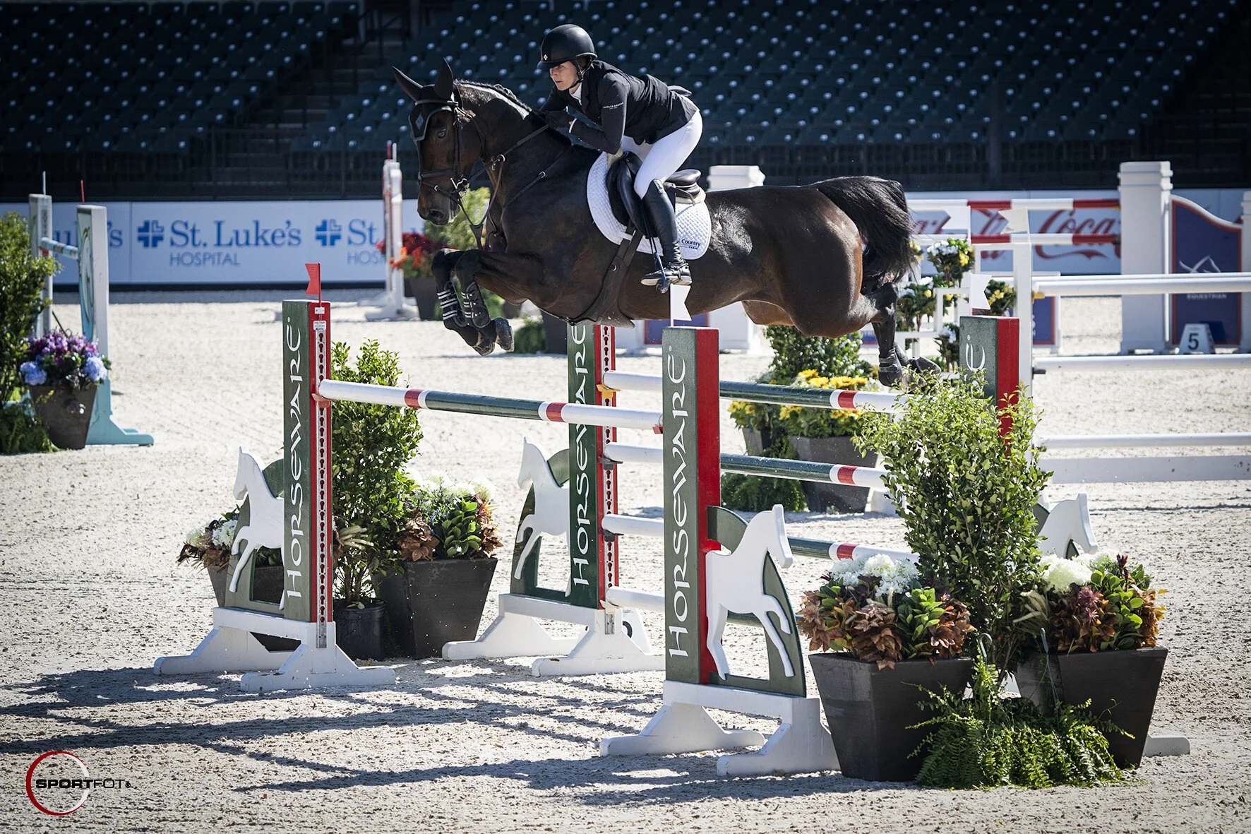 Sydney Shulman and Villamoura Victorious in $37,000 Horseware Ireland Welcome Stake CSI 3*