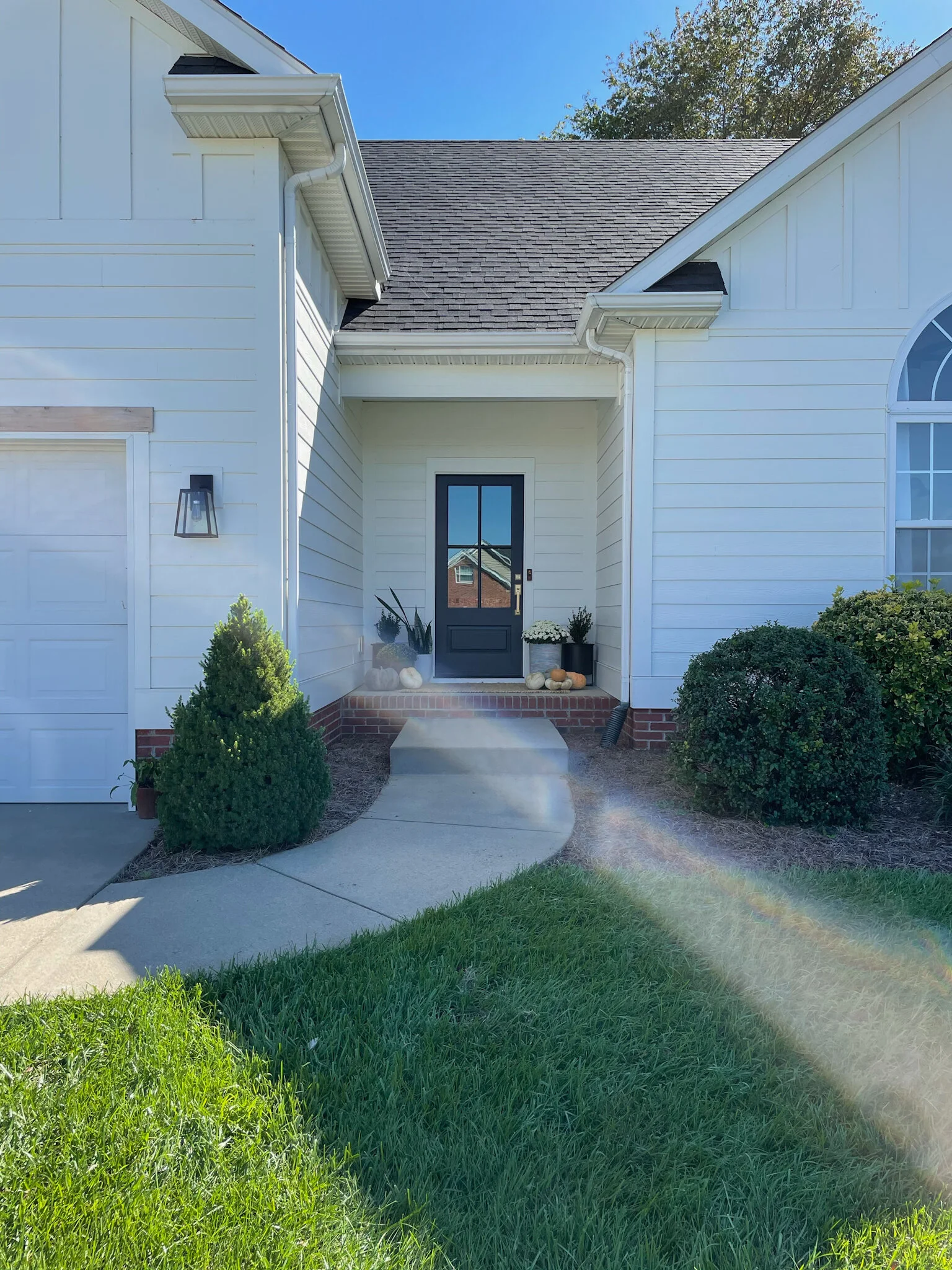 builder grade to cutest house in the neighborhood