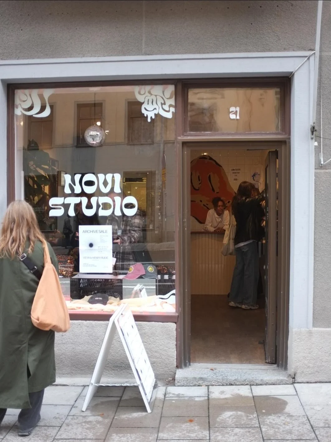 Tack f&ouml;r helgen i Stockholm och er som kom f&ouml;rbi v&aring;r Archive Sale 💜 Uppskattar supporten. Fint att tr&auml;ffa stammisar, och alltid lika h&auml;rligt att vara i Stockholm&hellip; men Malm&ouml; f&ouml;rblir &auml;nd&aring; v&aring;r