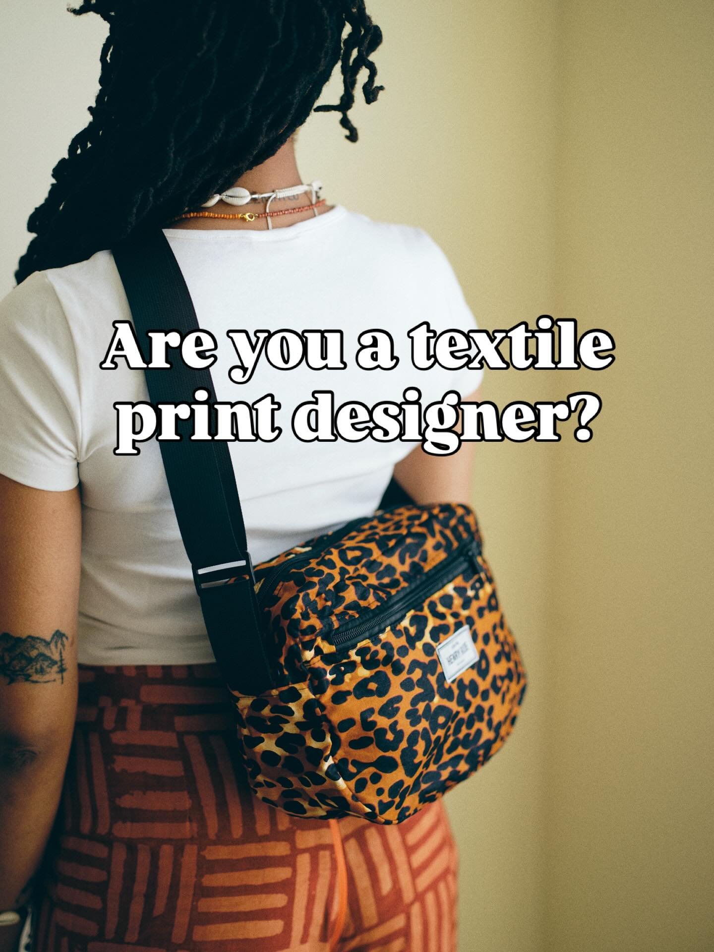 I&rsquo;m looking to get in touch with a textile print designer for a potential commission. Must have experience with repeating patterns and technical files.
Please send your portfolio to info@henryrude.com 💌 
( 🇸🇪 P&aring; svenska g&aring;r ocks&