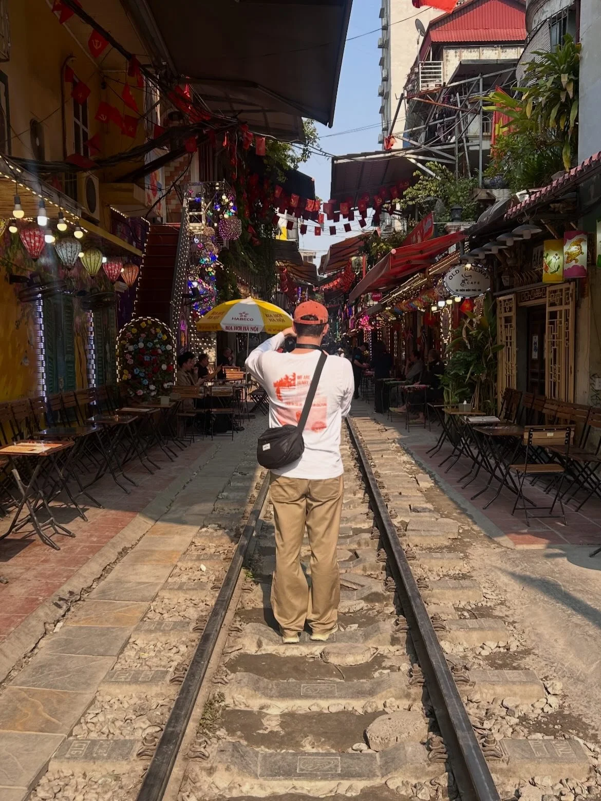 Have you been to Hanoi and visited the train track cafes? Wild experience sipping on a drink while a train moves past 1 meter in front of you, when people were walking on the tracks just seconds before 😰 

Very impressed by the staff that have to ma