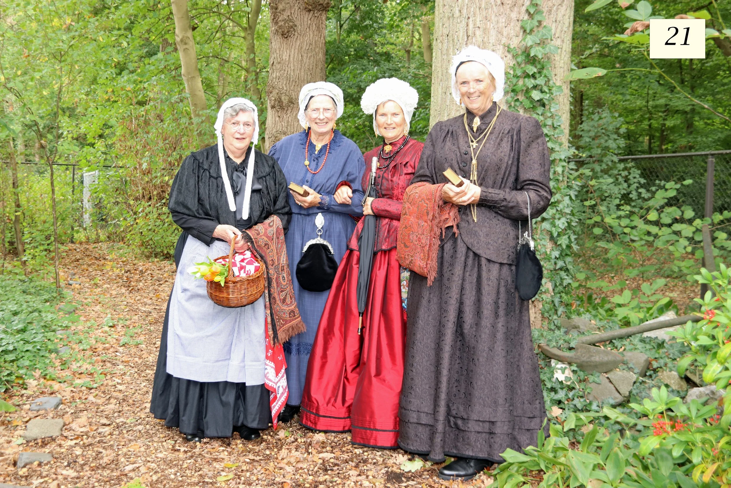 foto 21 Brabantse klederdracht kopie.jpg