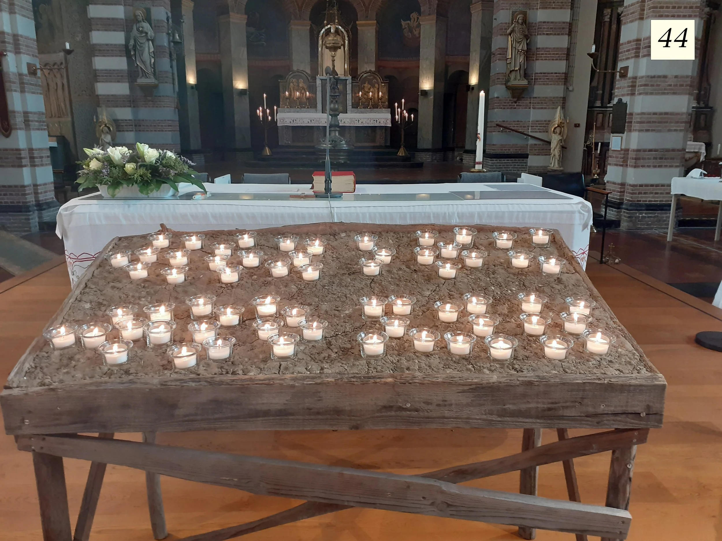foto 44 Herdenking watersnoodramp Quirinuskerk  kopie.jpg