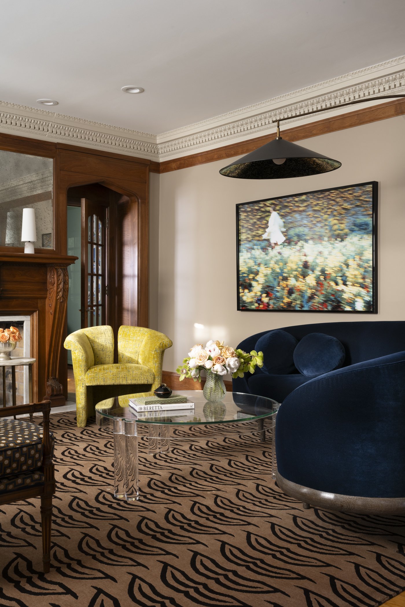 TRADITION MEETS FASHION