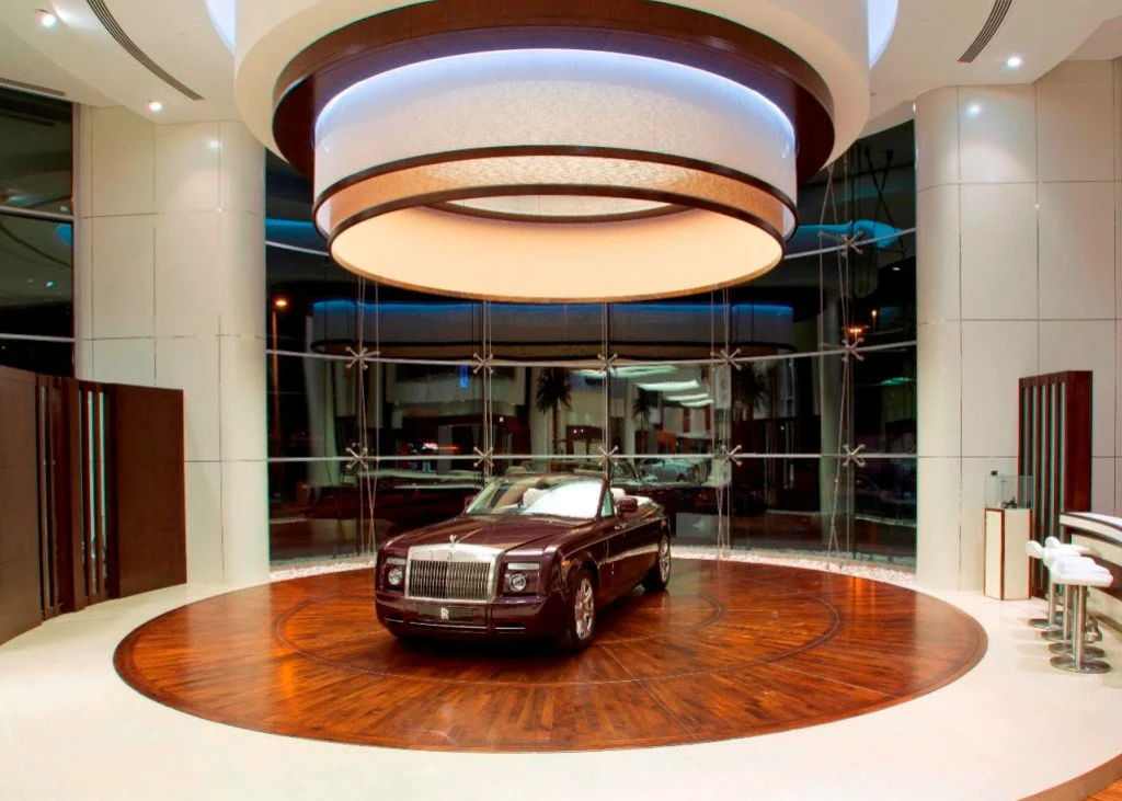 rolls-royce-at-abu-dhabi-motors-2.jpg